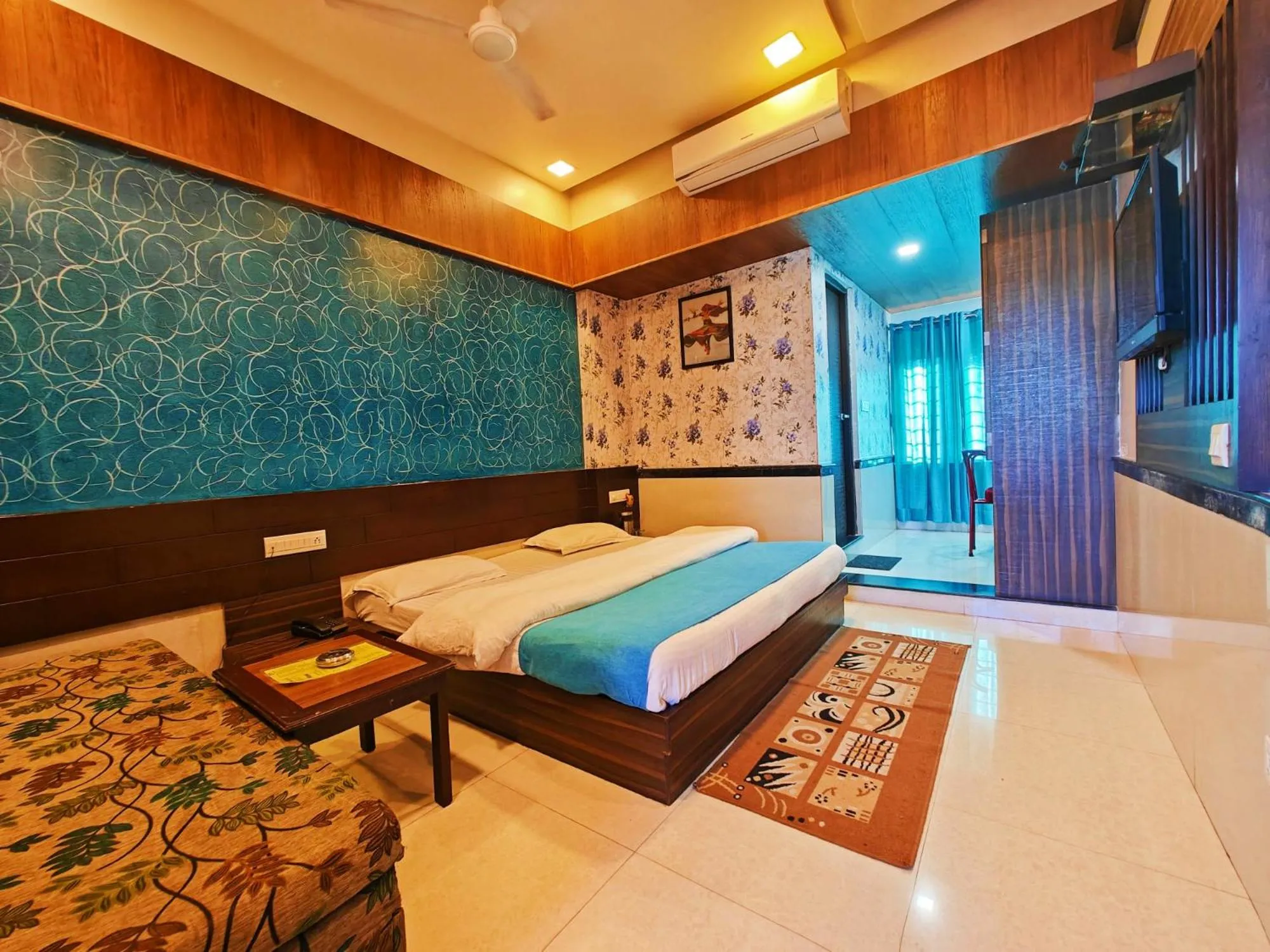 Bed in Hotel Saraswati