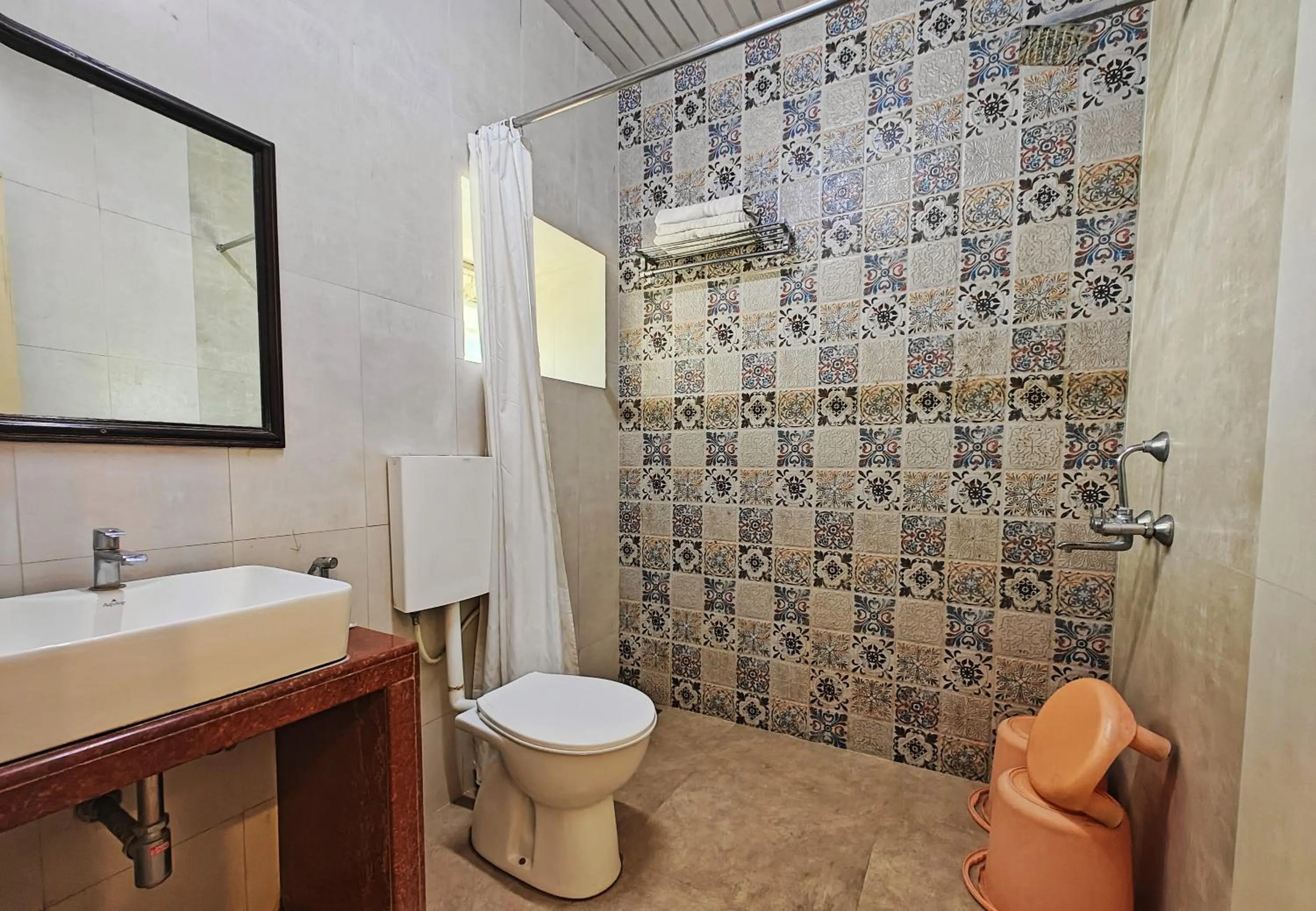 Shower in Hotel Saraswati