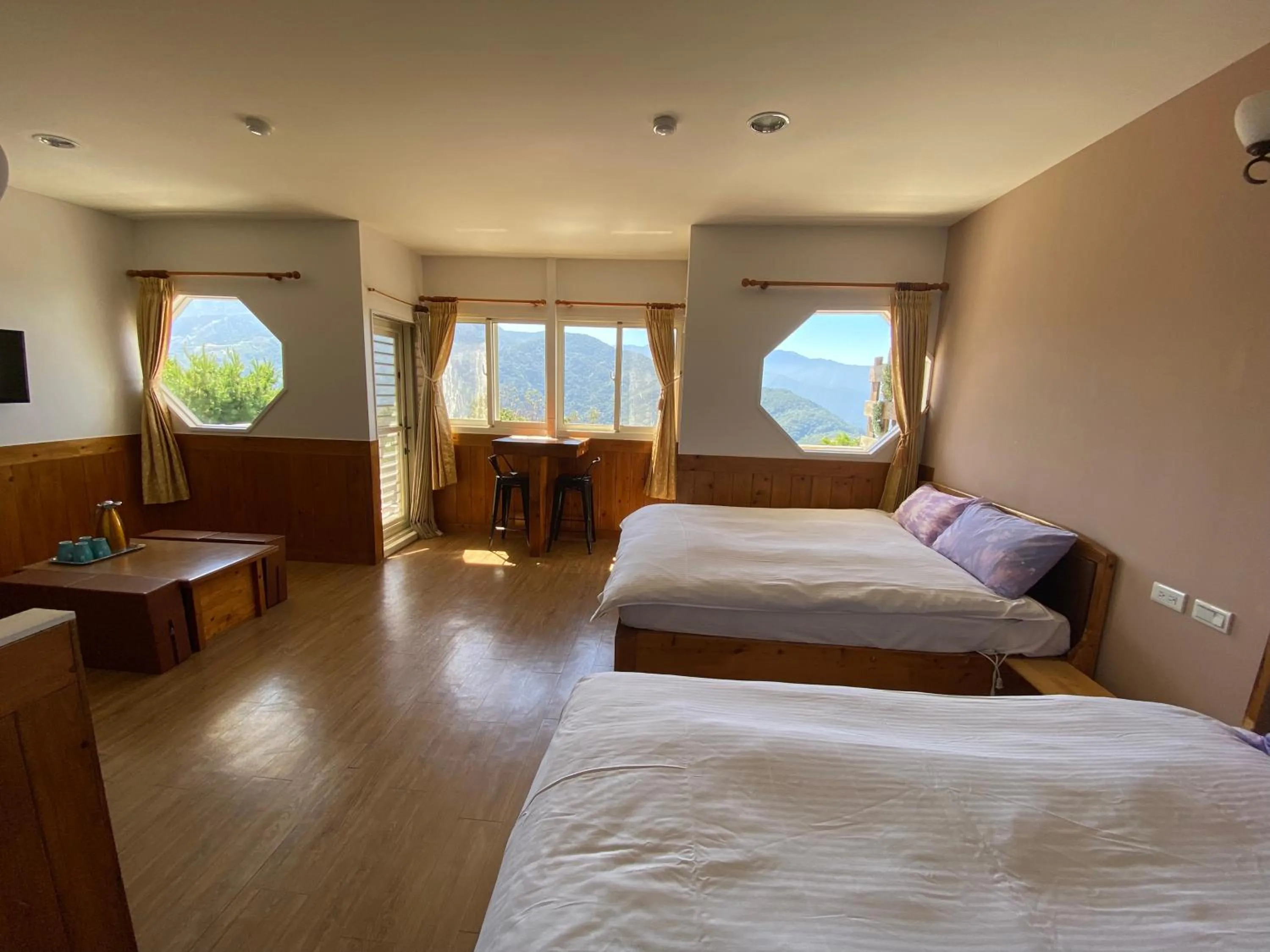 Bed in Shan Shui-Yuan Vege Guest House