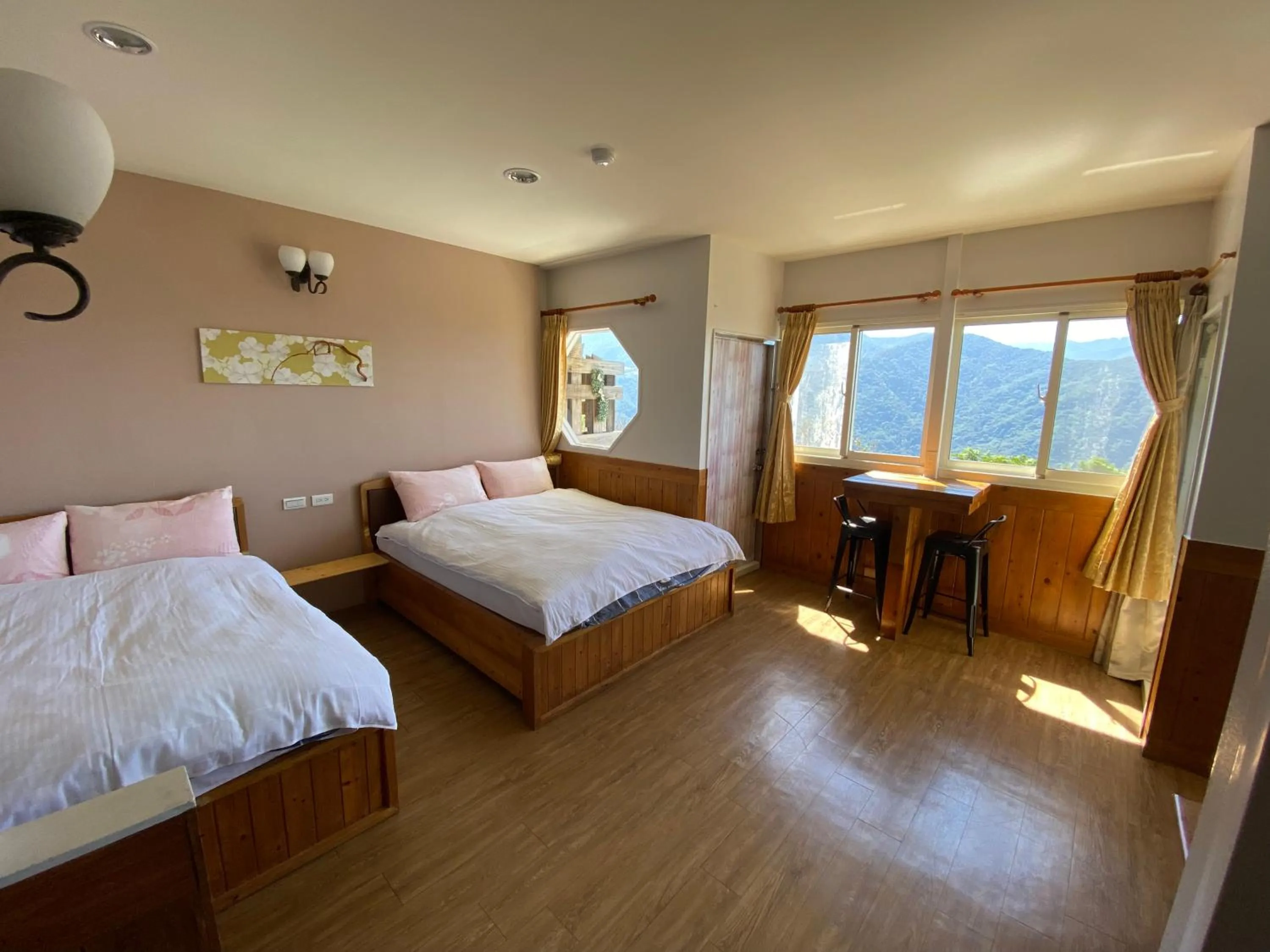 Bed in Shan Shui-Yuan Vege Guest House