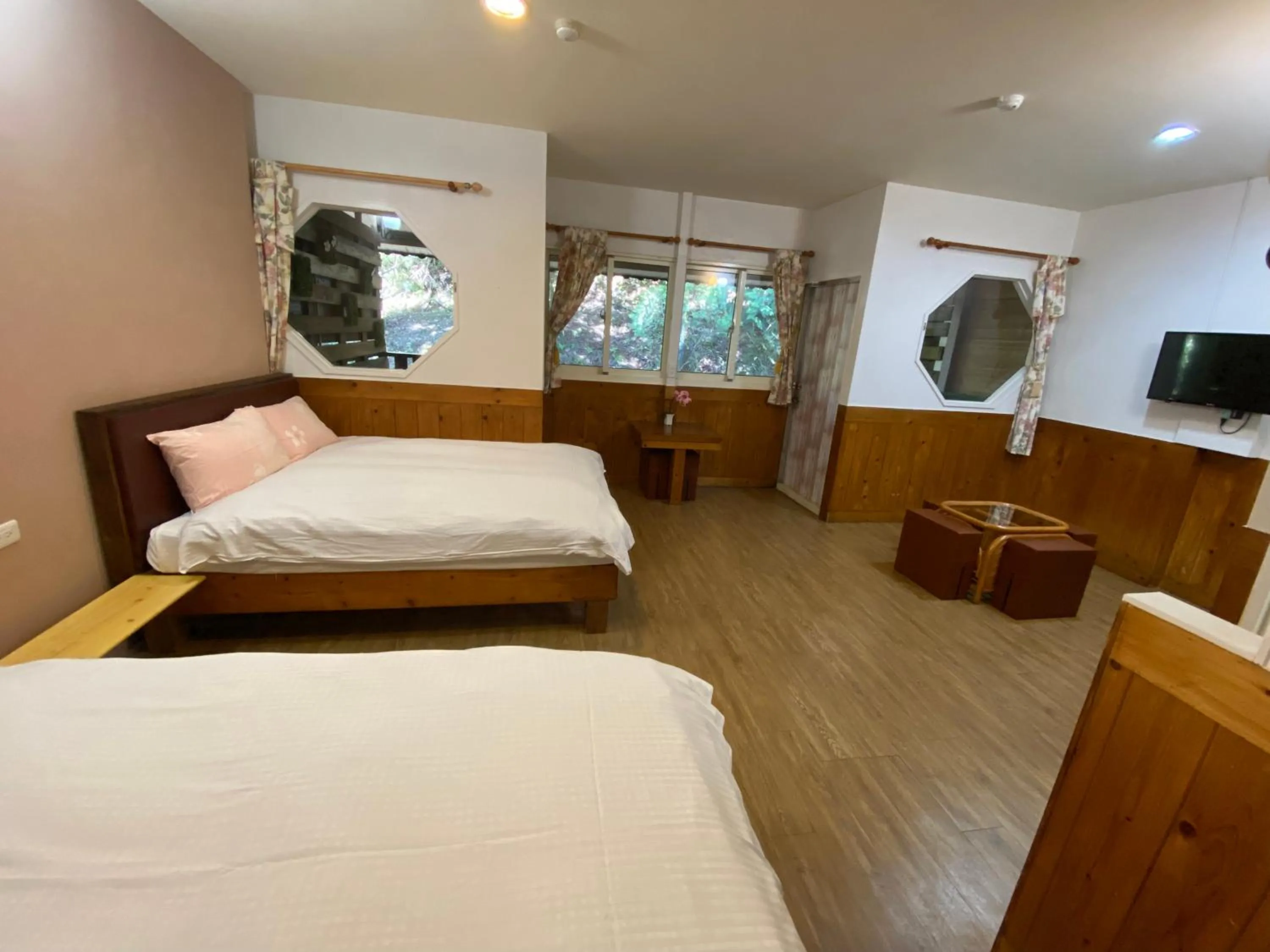 Bed in Shan Shui-Yuan Vege Guest House