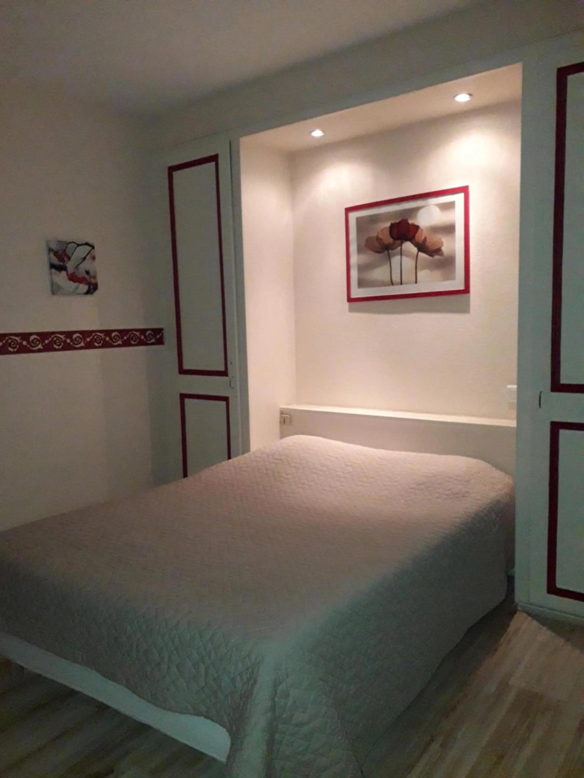 Bed in Hotel Le Beauregard