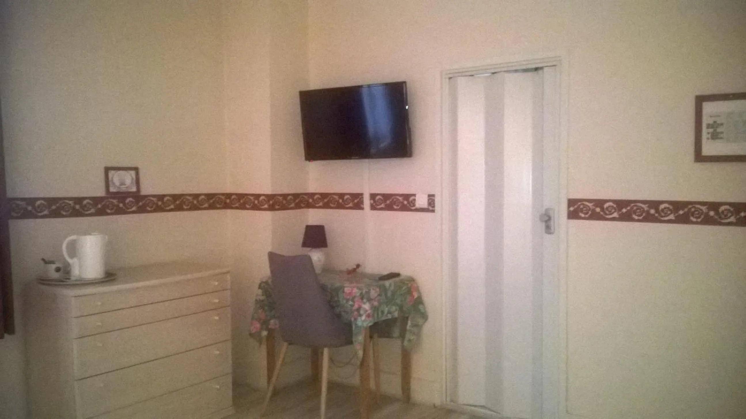 Coffee/tea facilities in Hotel Le Beauregard