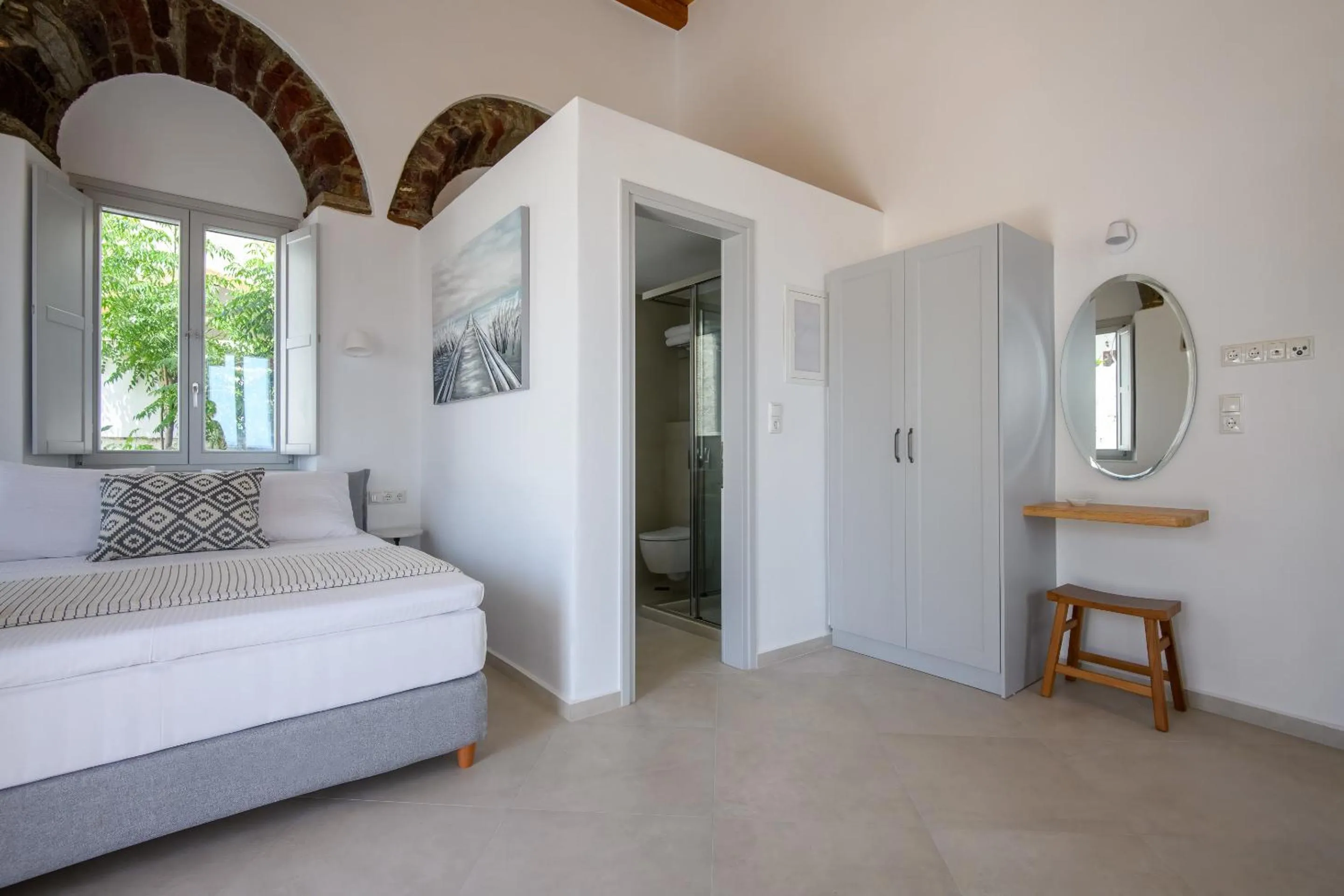 Photo of the whole room, Bed in Castle Mansions