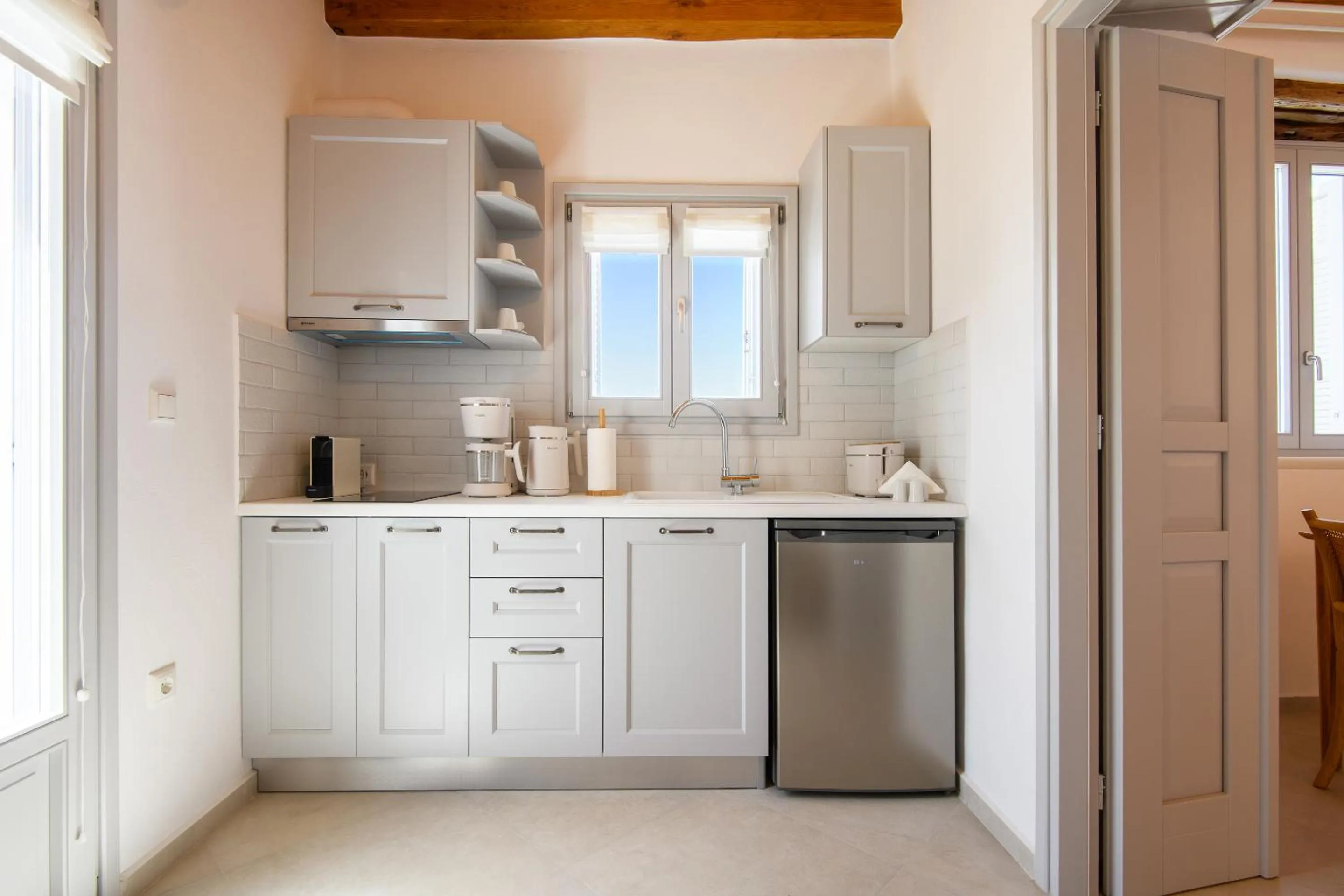 Coffee/tea facilities in Castle Mansions