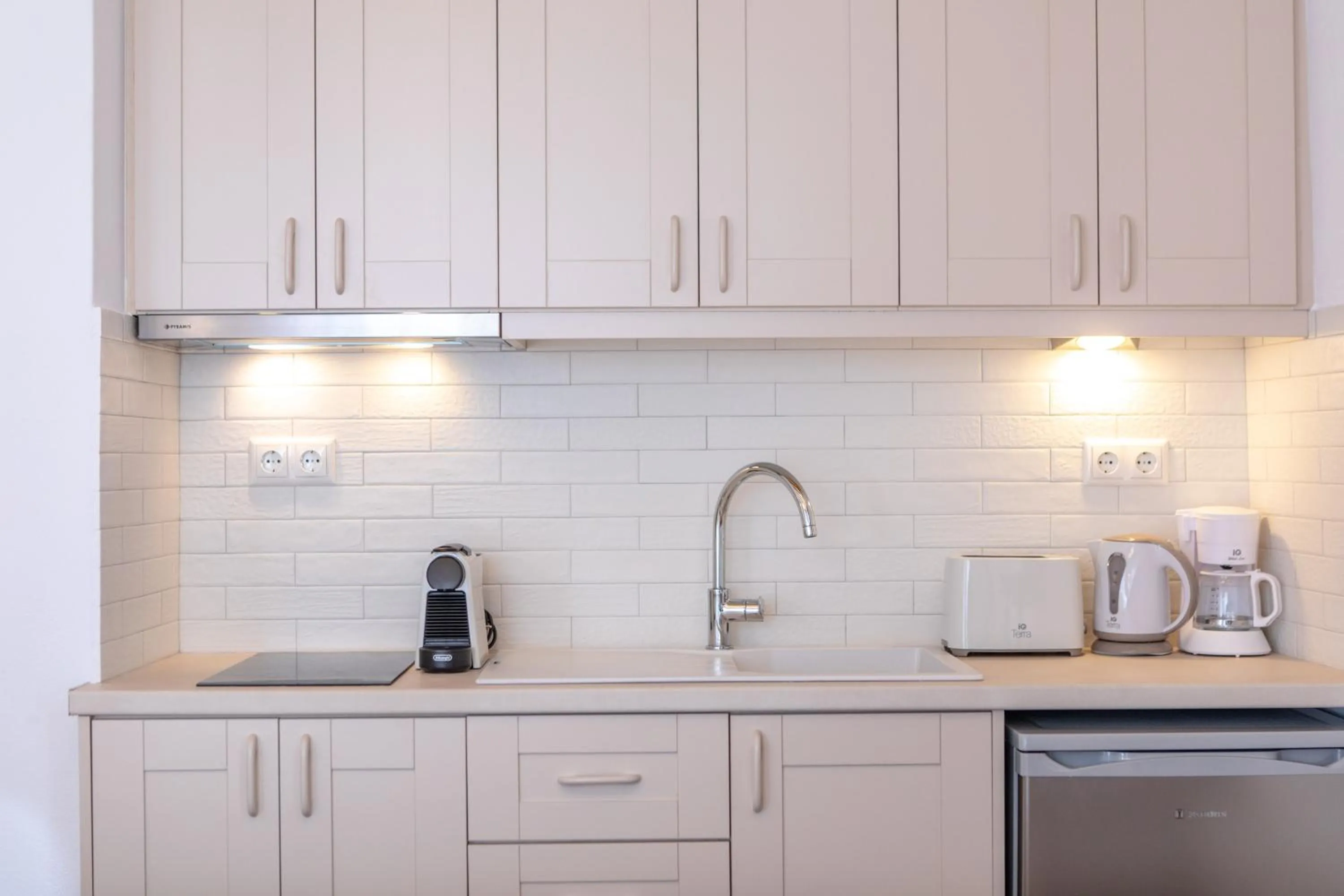 Coffee/tea facilities in Castle Mansions