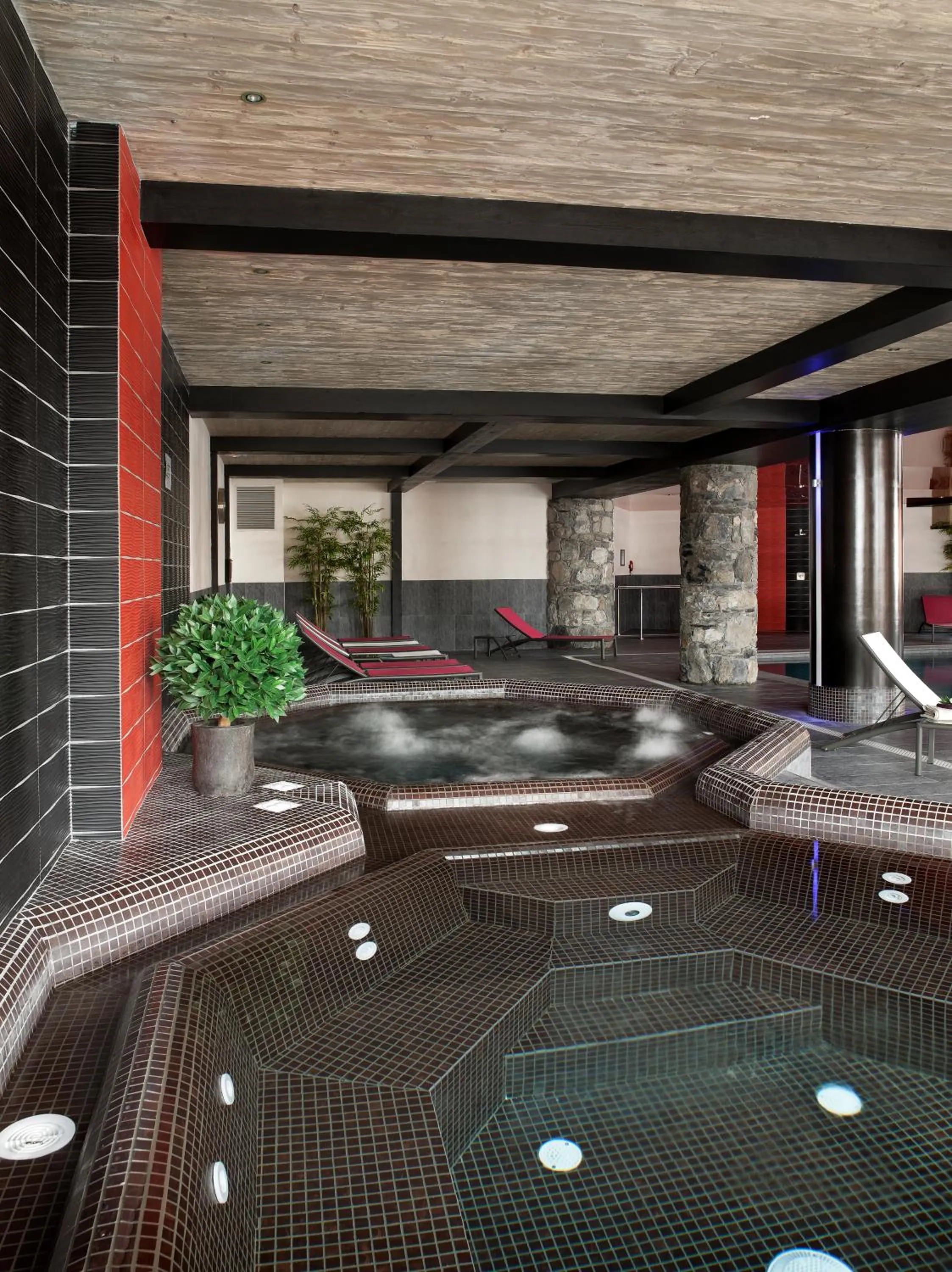 Hot Tub in CGH Résidences & Spas Le Télémark