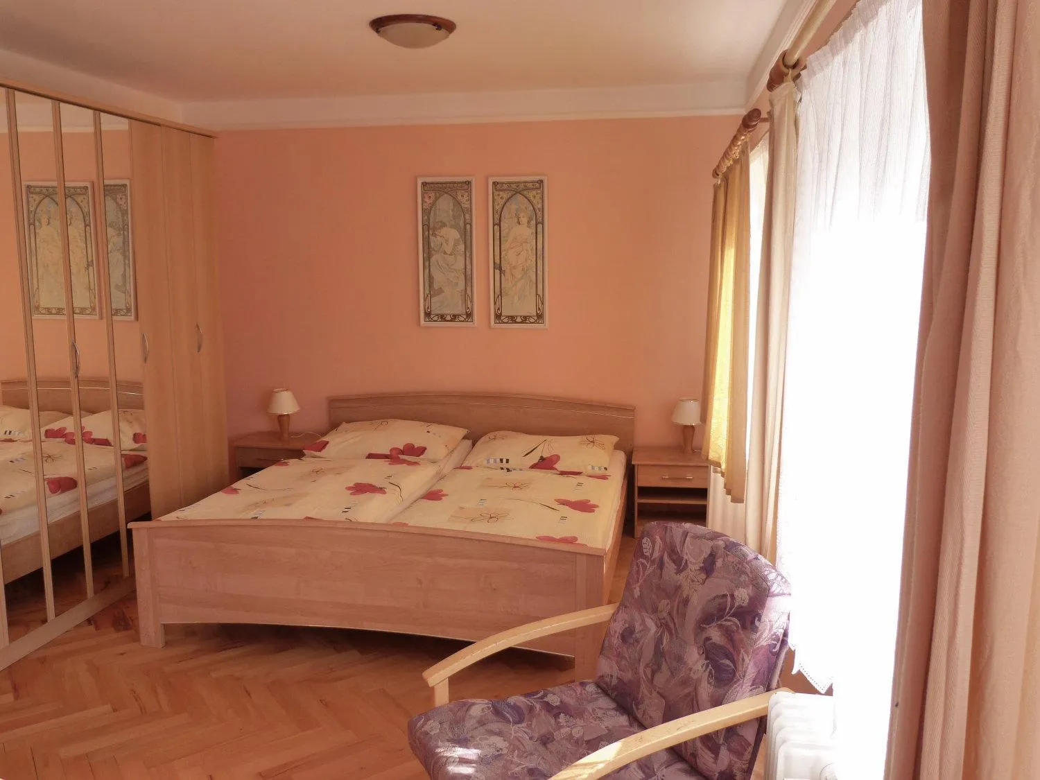 Bed in Dexter