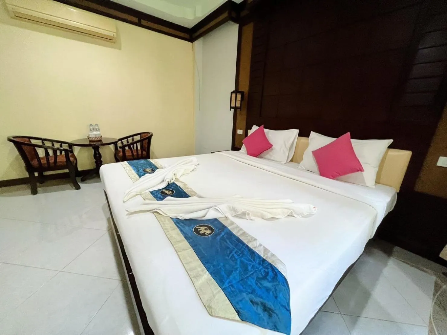 Bed in Dream Valley Resort, Tonsai Beach