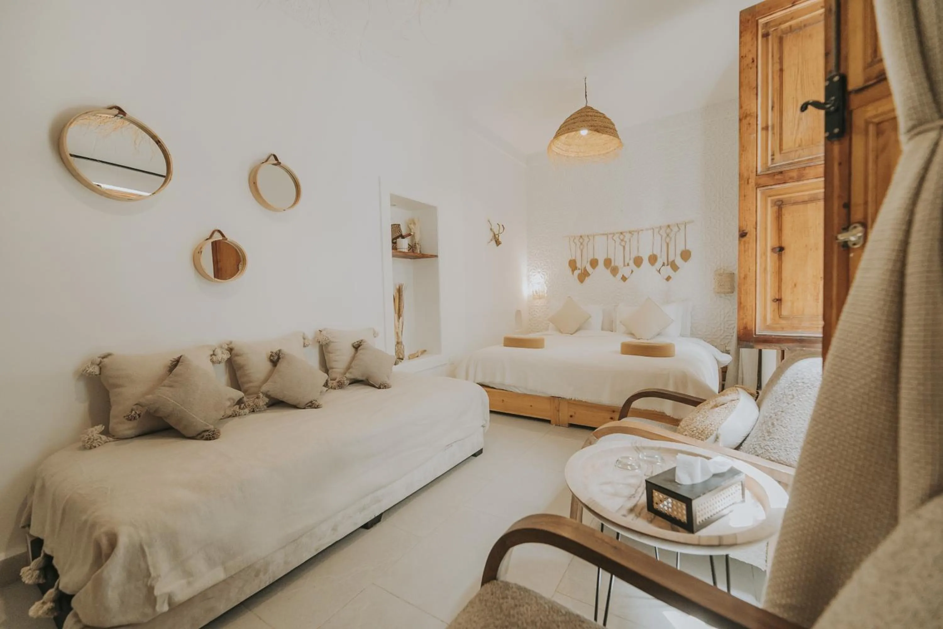 Photo of the whole room, Bed in Riad Dar Coram