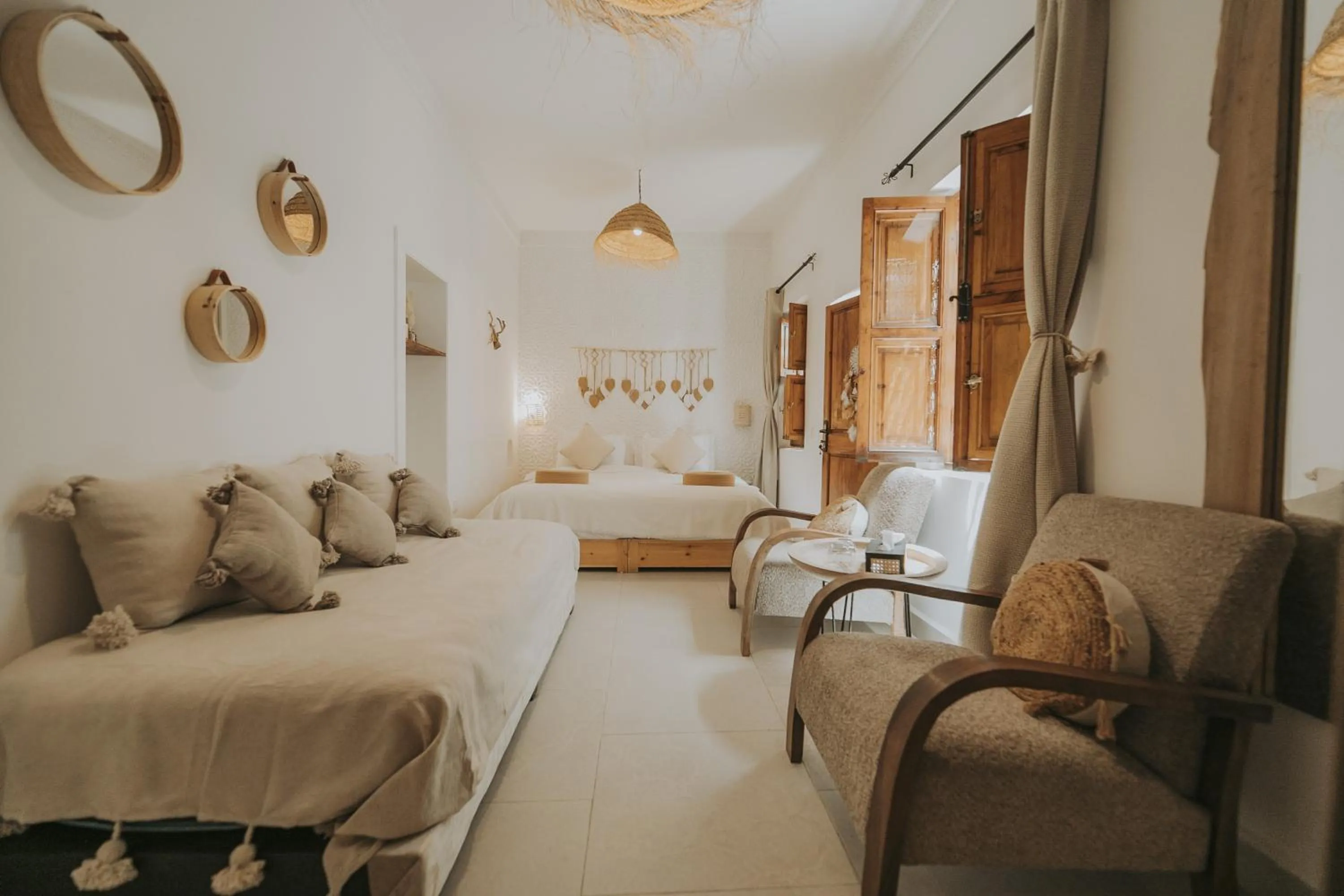 Photo of the whole room, Bed in Riad Dar Coram