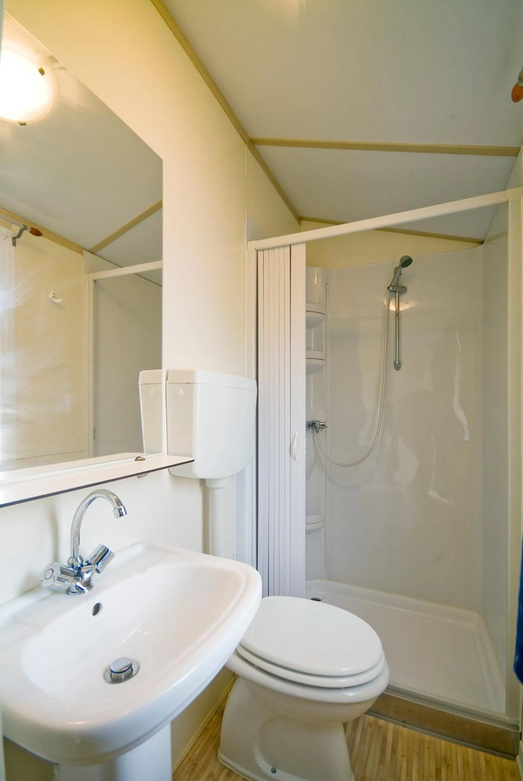 Bathroom in Camping Cisano - San Vito