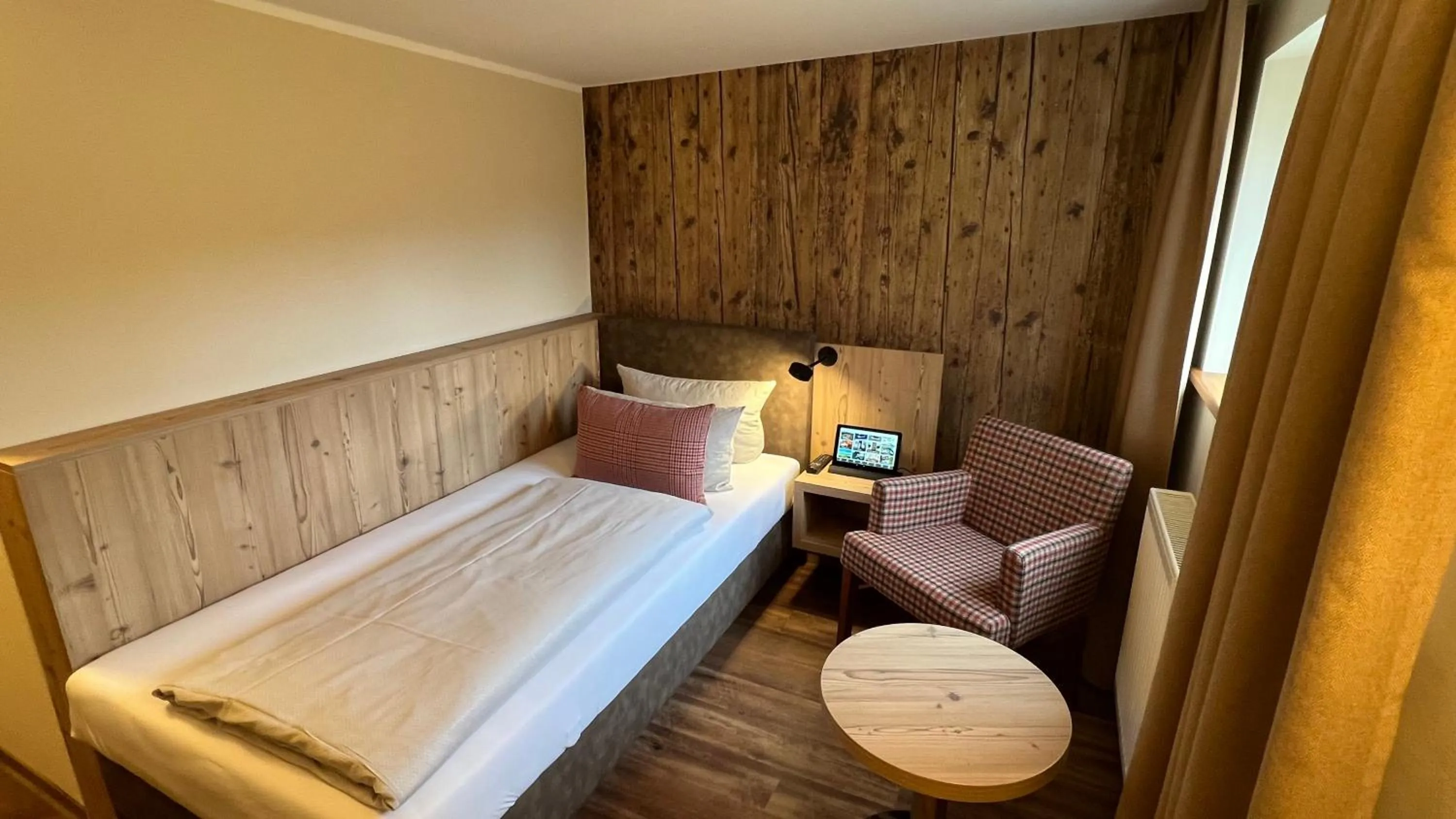 Dammschenke Gasthof & Hotel