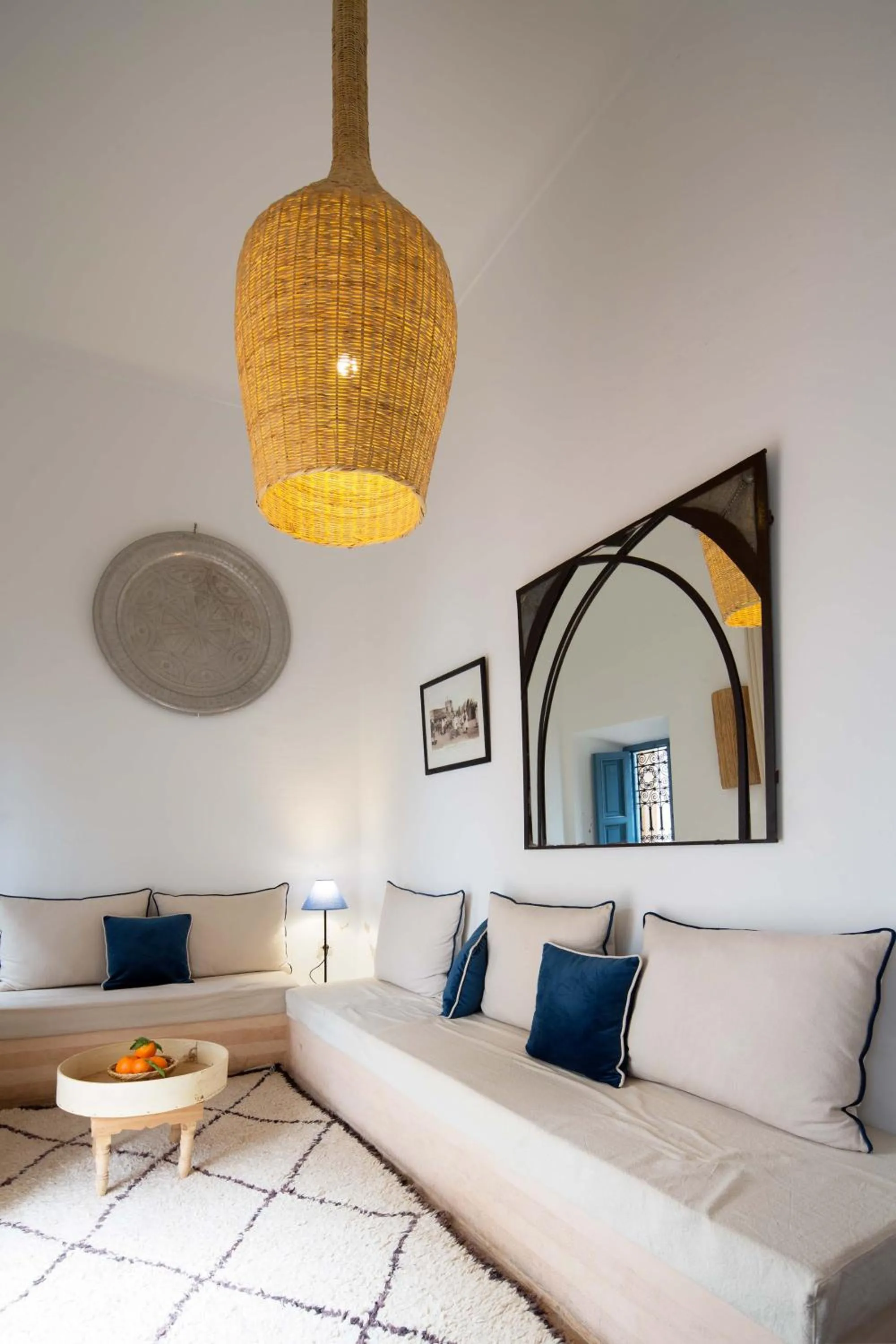 Seating area, Bed in Riad Assala