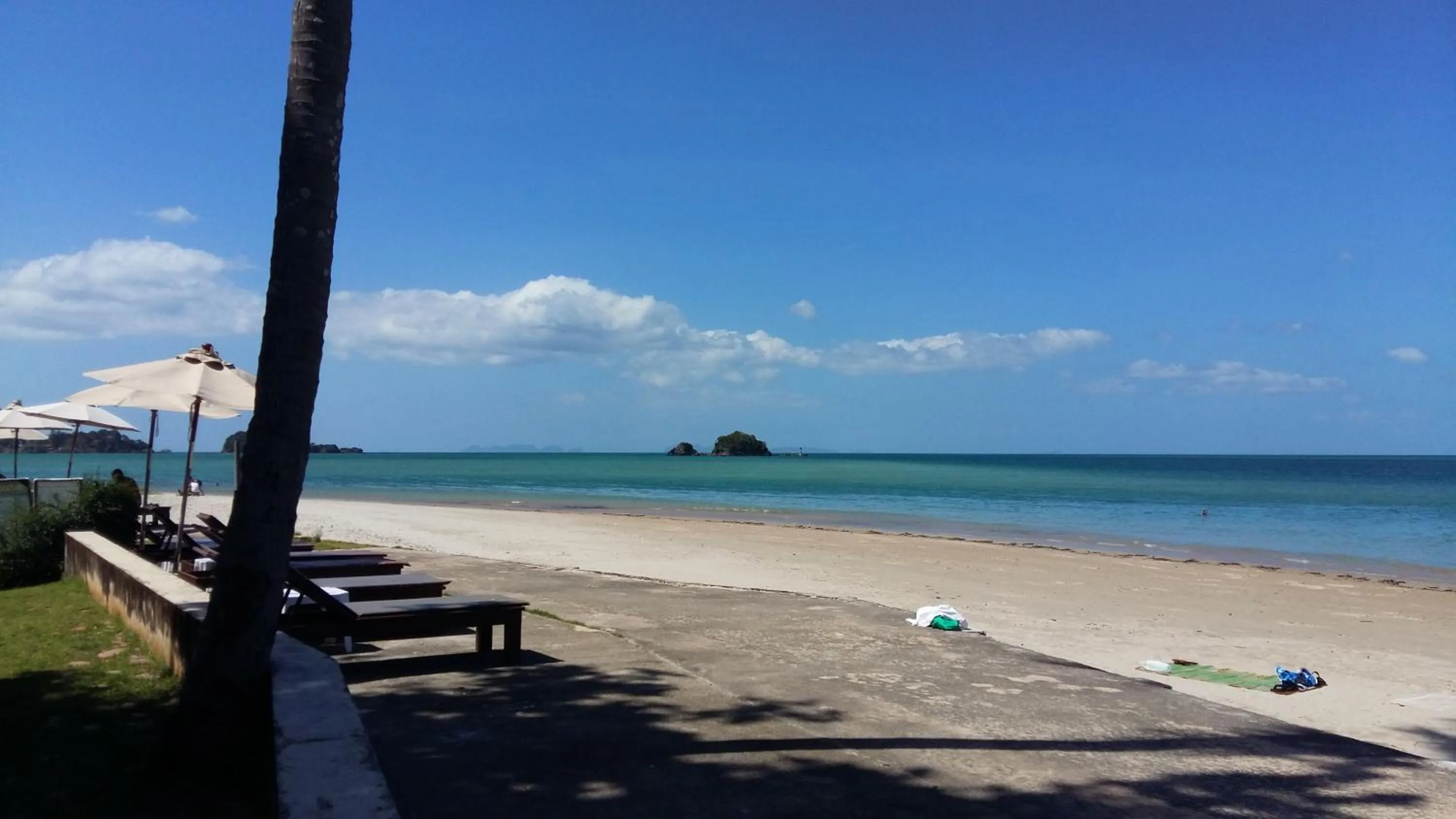 Beach in Aloha Lanta