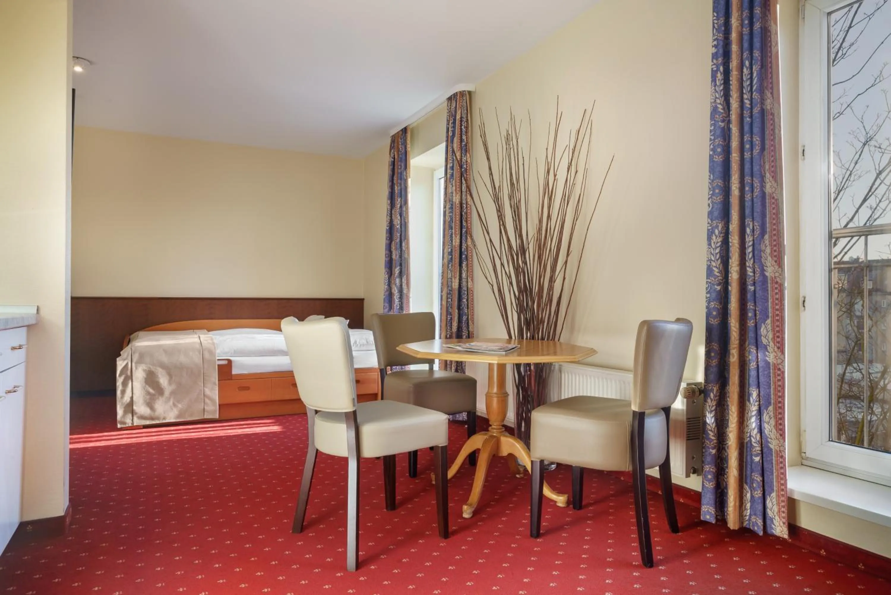 Photo of the whole room, Bed in Hotel Hagemann Hamburg Hafen