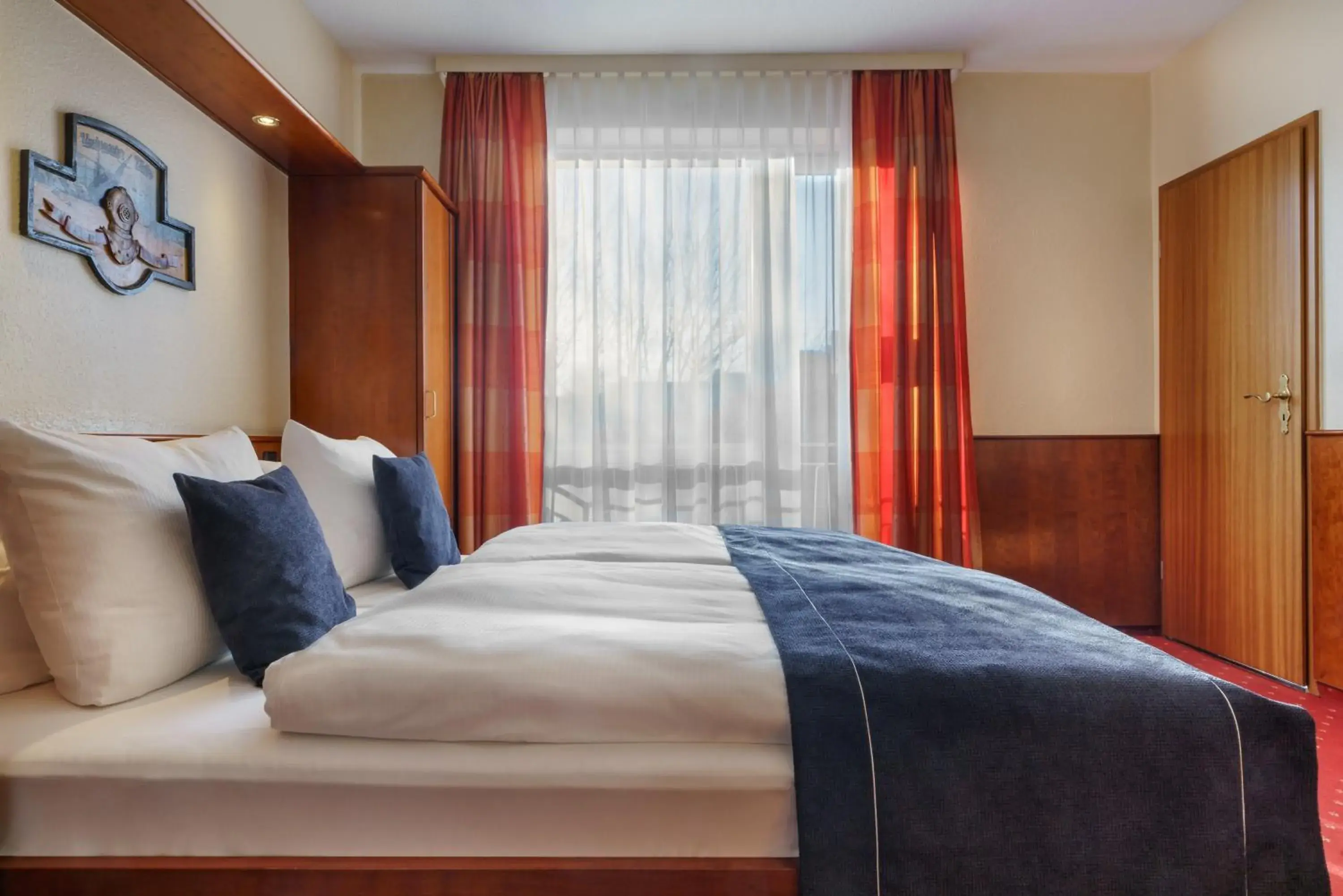 Photo of the whole room, Bed in Hotel Hagemann Hamburg Hafen Photo of the whole room, Bed in Hotel Hagemann Hamburg Hafen