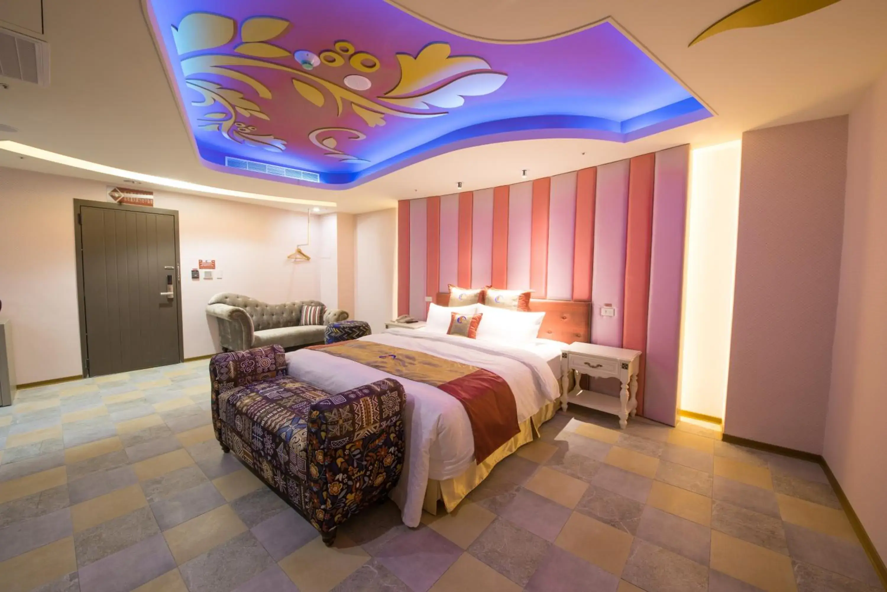 Bed in Ting-Shuai Motel Bed in Ting-Shuai Motel