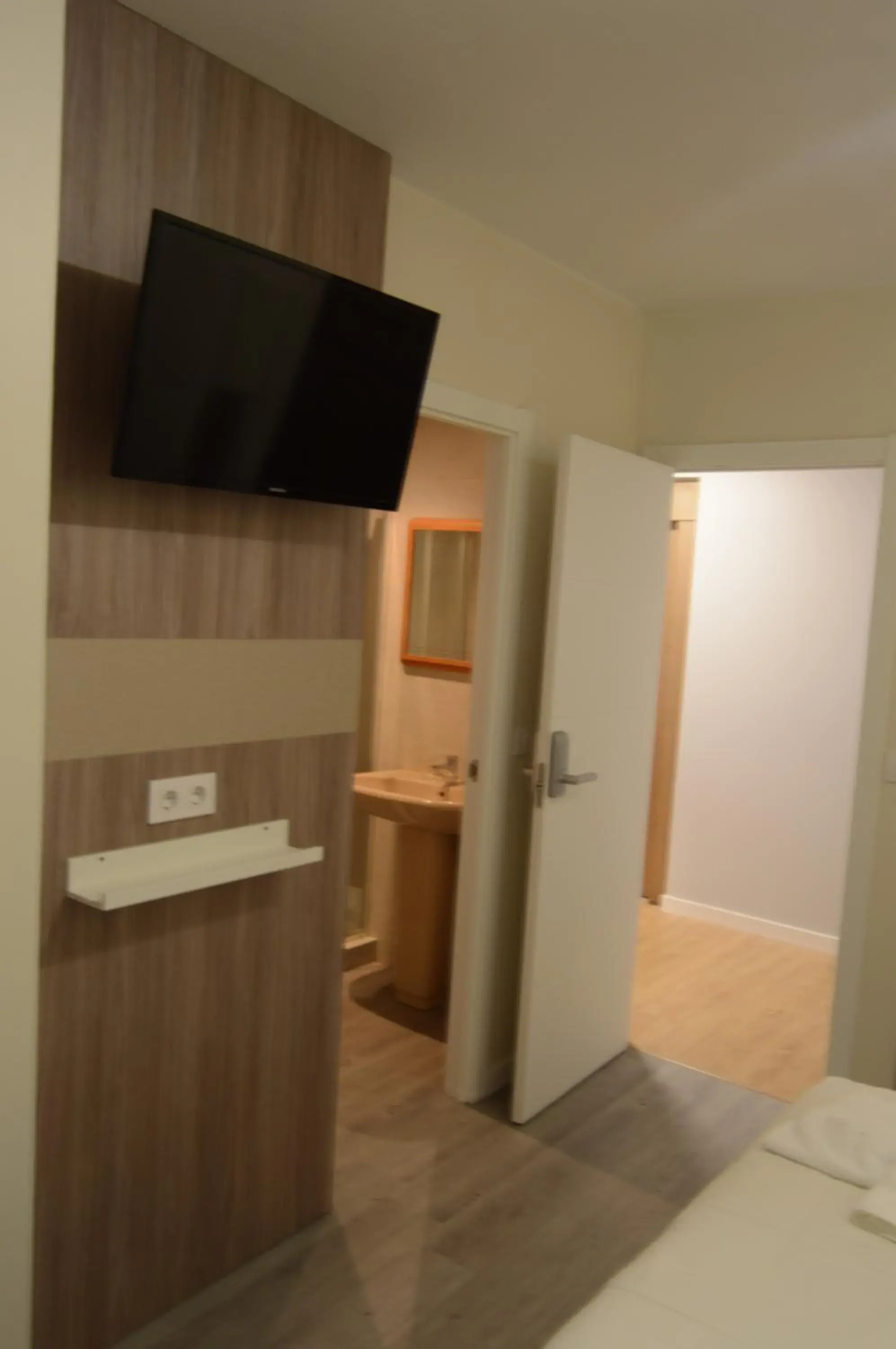 Twin Room in Hotel Cristal 1 Twin Room in Hotel Cristal 1