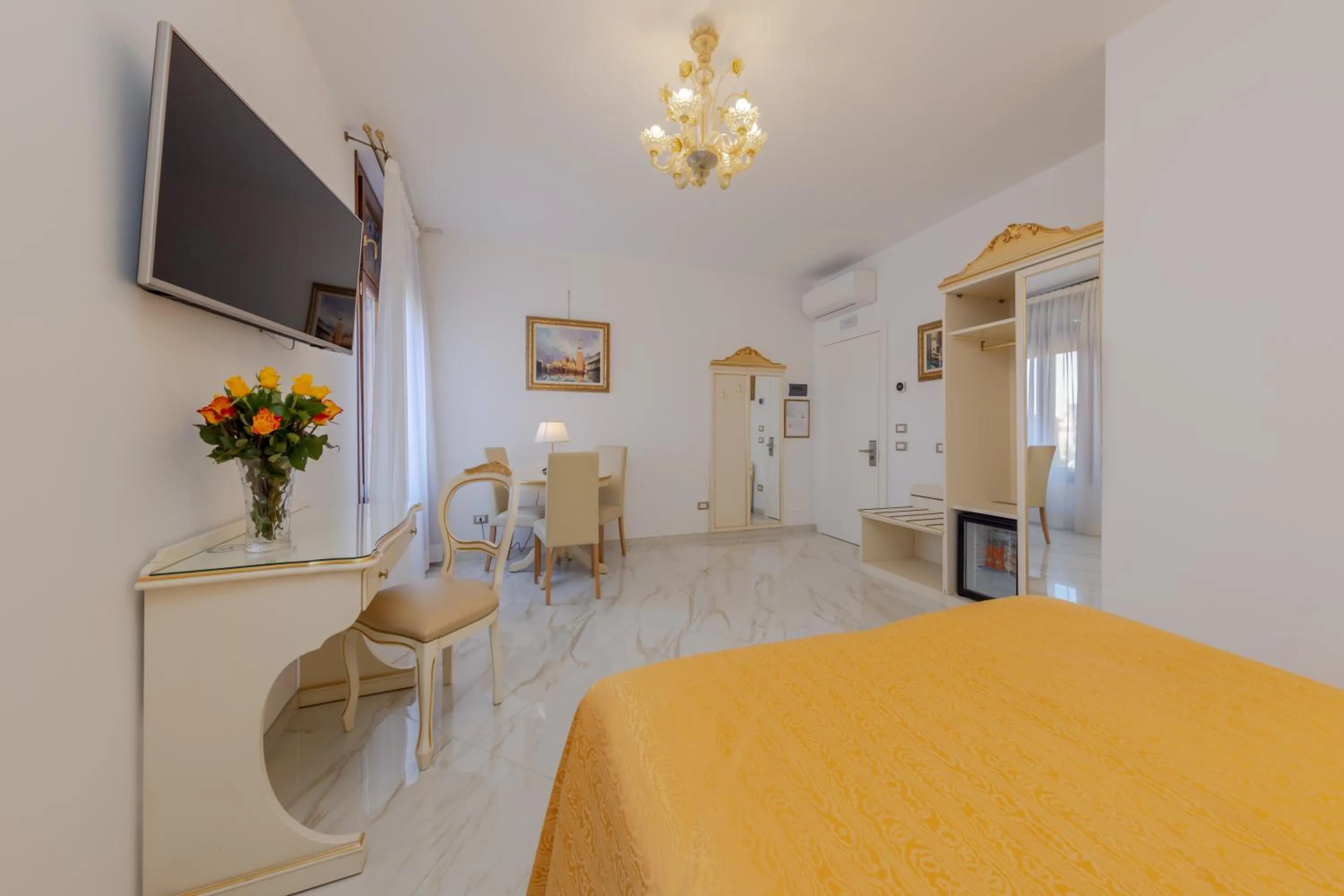 TV and multimedia, Bed in Hotel Marte