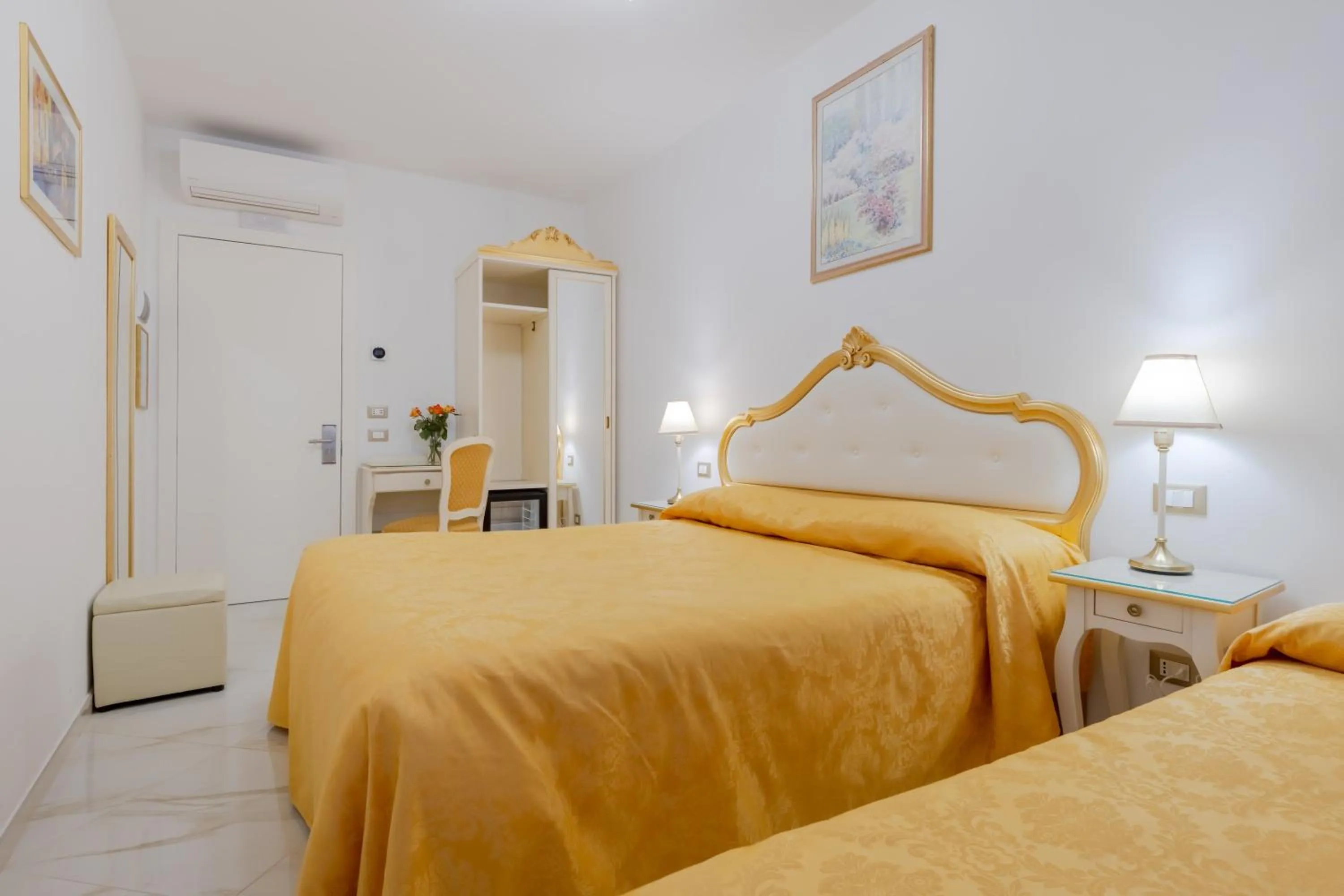 TV and multimedia, Bed in Hotel Marte