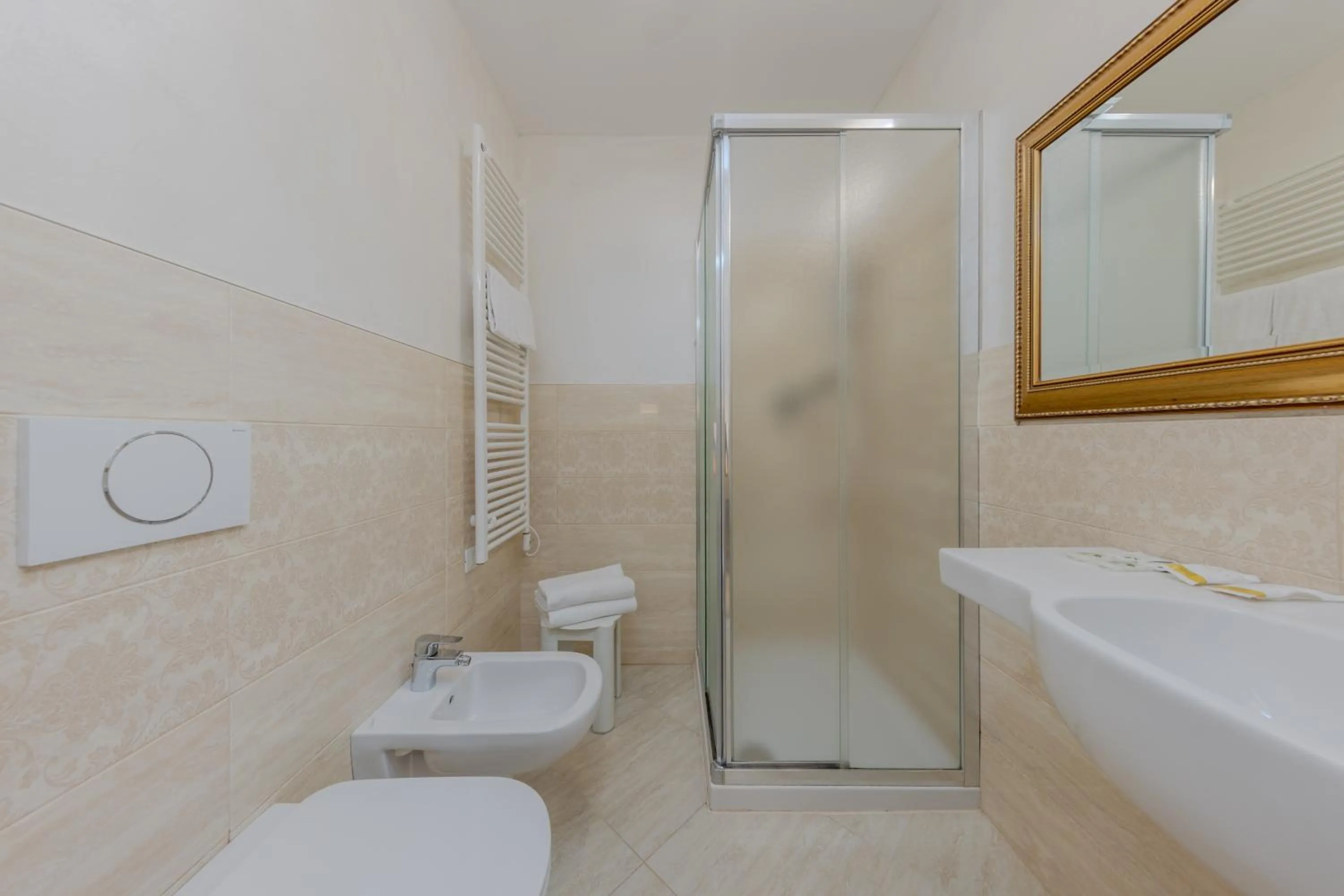 Shower in Hotel Marte