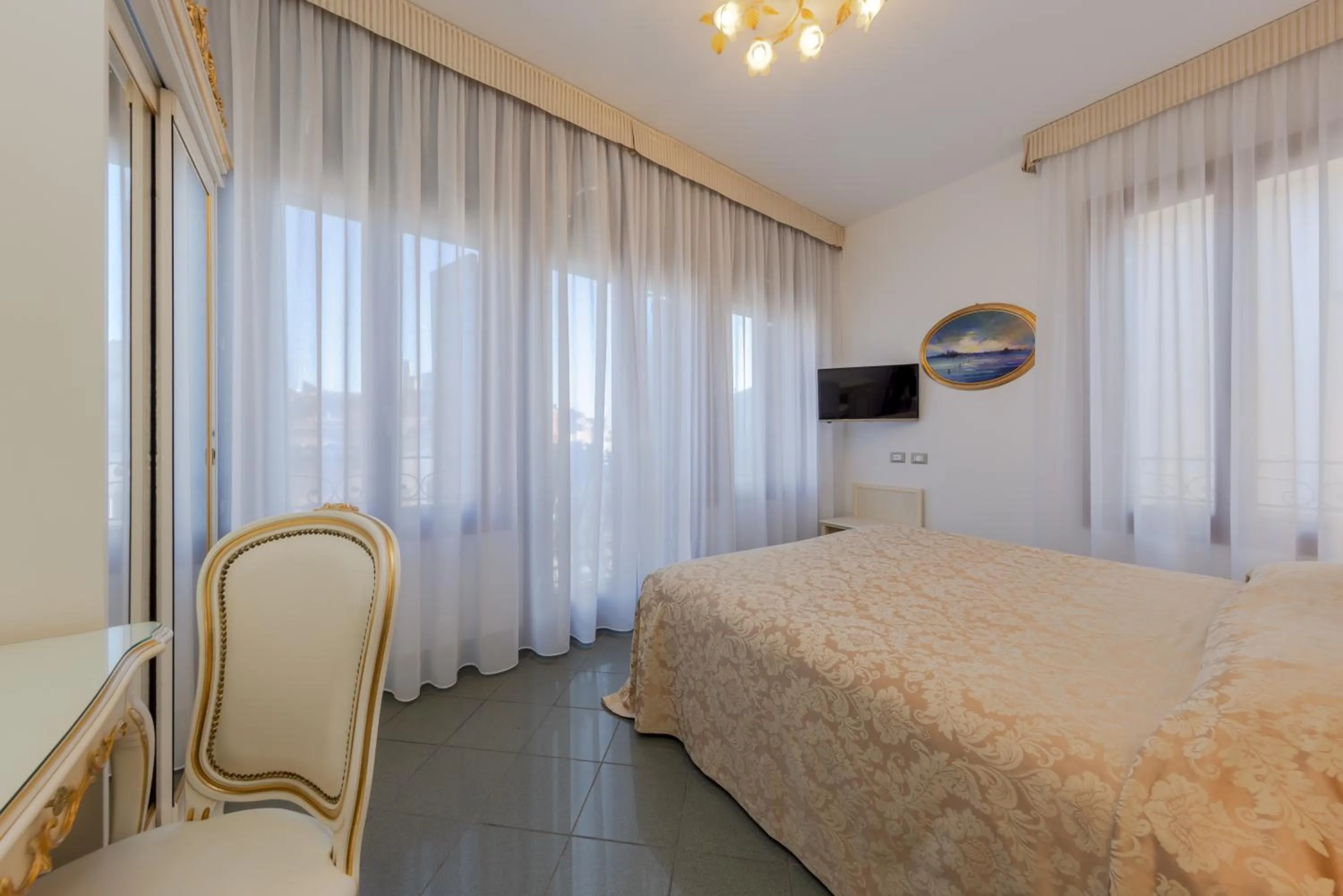 TV and multimedia, Bed in Hotel Marte