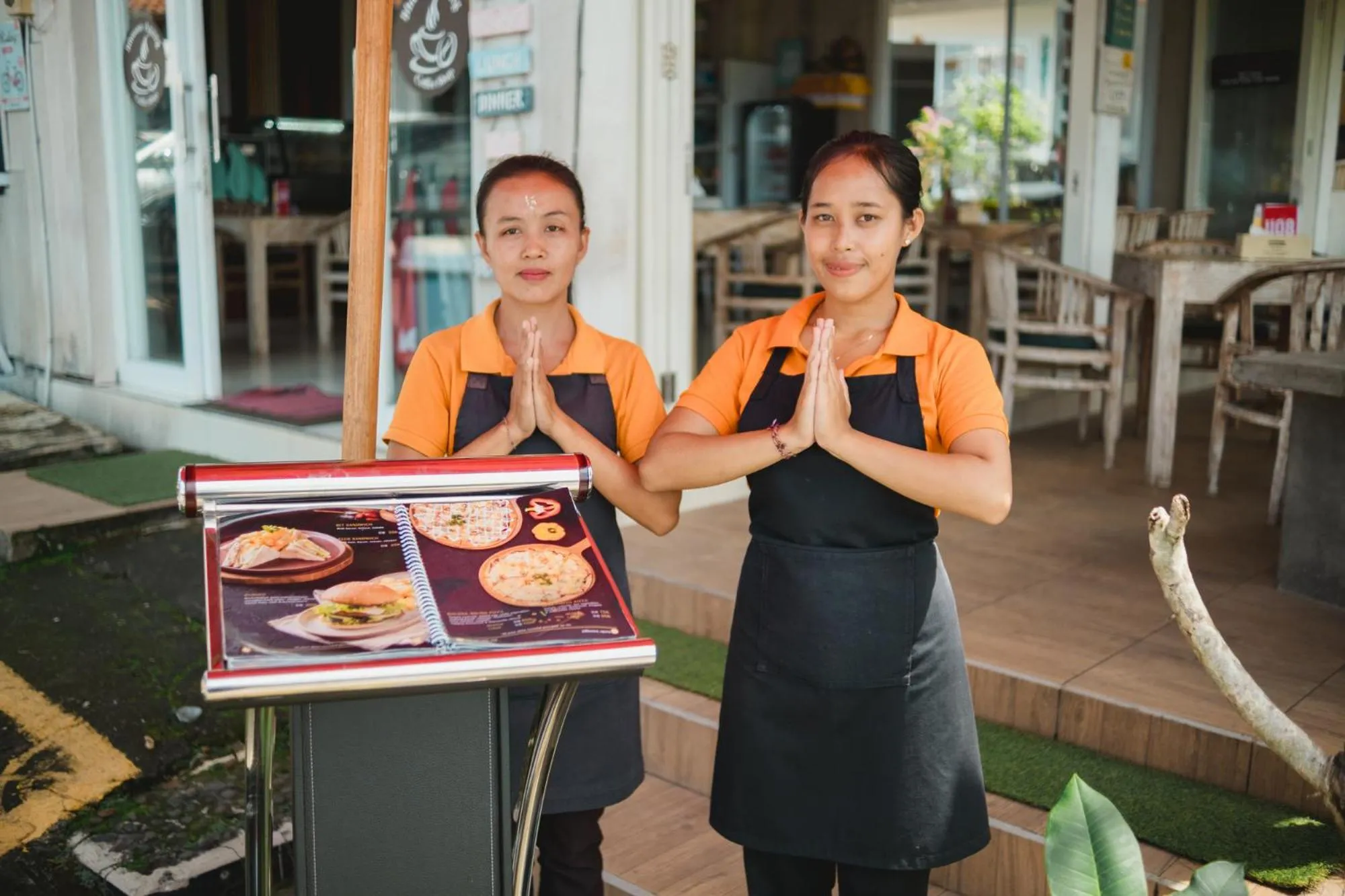 room service in Bhuana Agung Villa and Restaurant