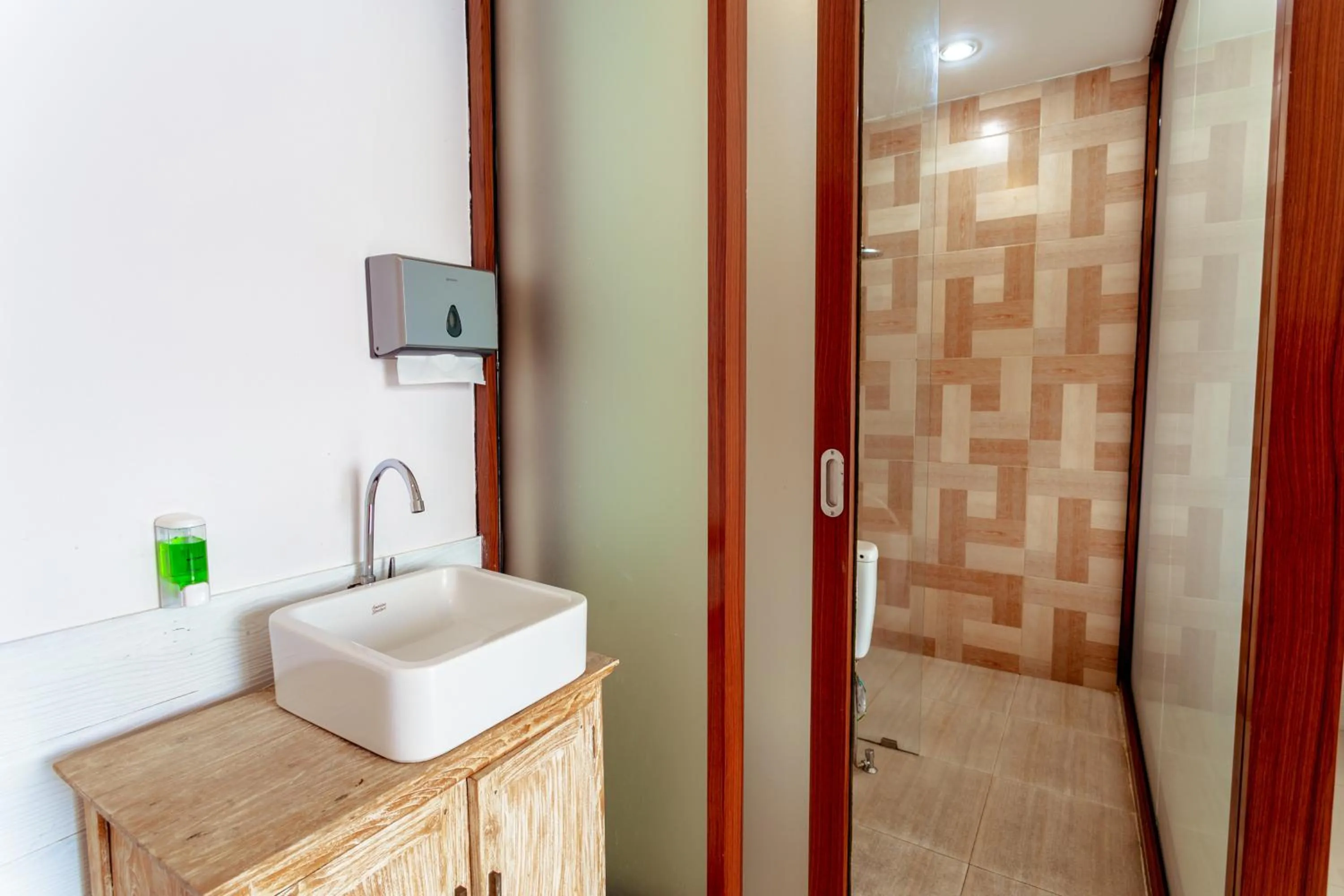 Bathroom in Bhuana Agung Villa and Restaurant