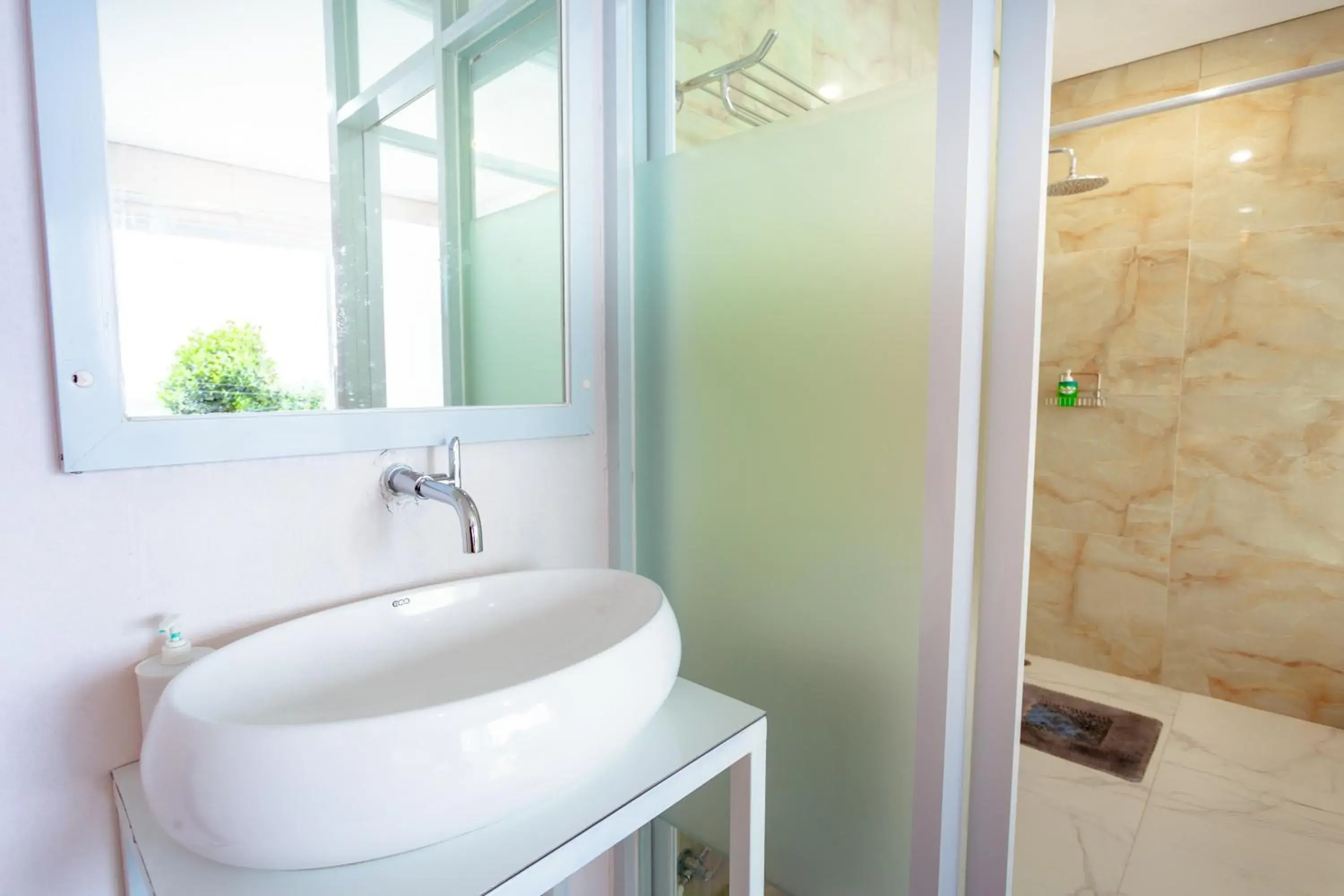 Deluxe Double Room in Bhuana Agung Villa and Restaurant Deluxe Double Room in Bhuana Agung Villa and Restaurant