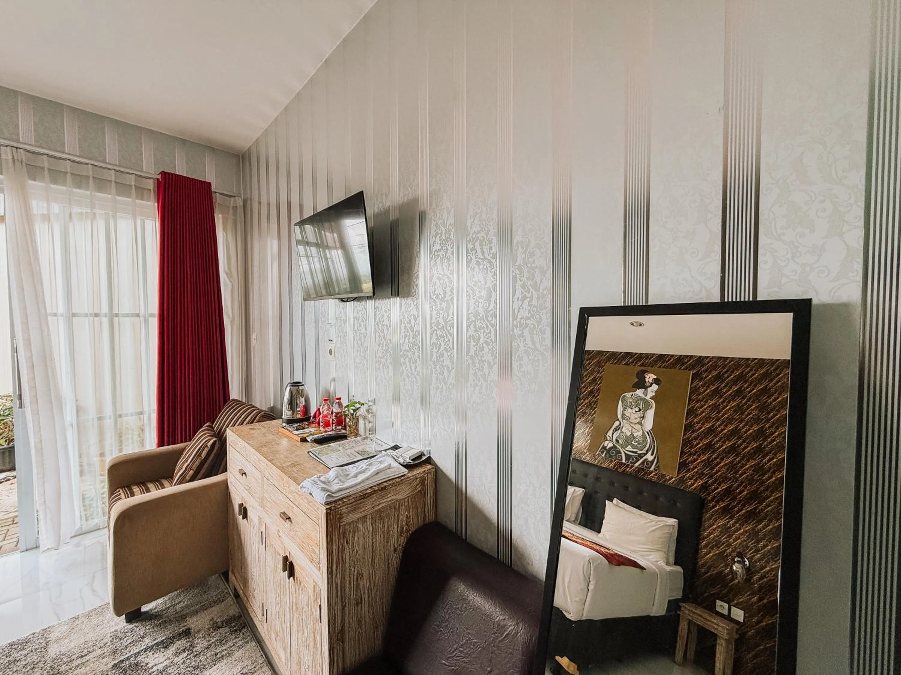 TV and multimedia in Bhuana Agung Villa and Restaurant