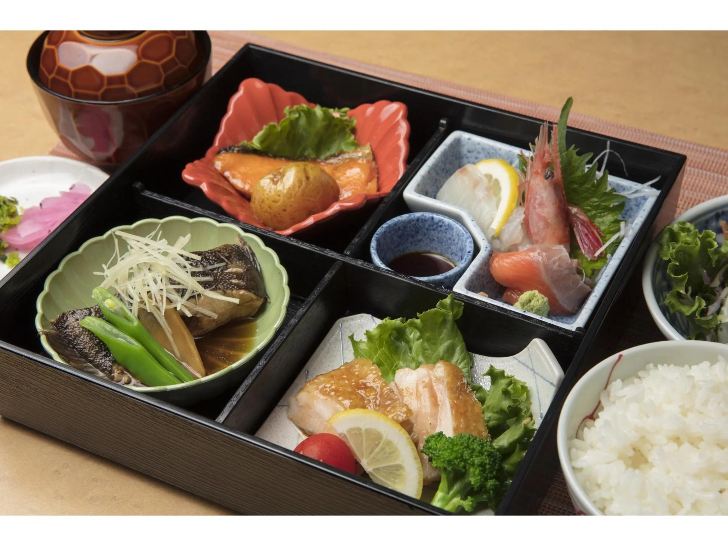 Food and drinks in Hotel Higashimokoto