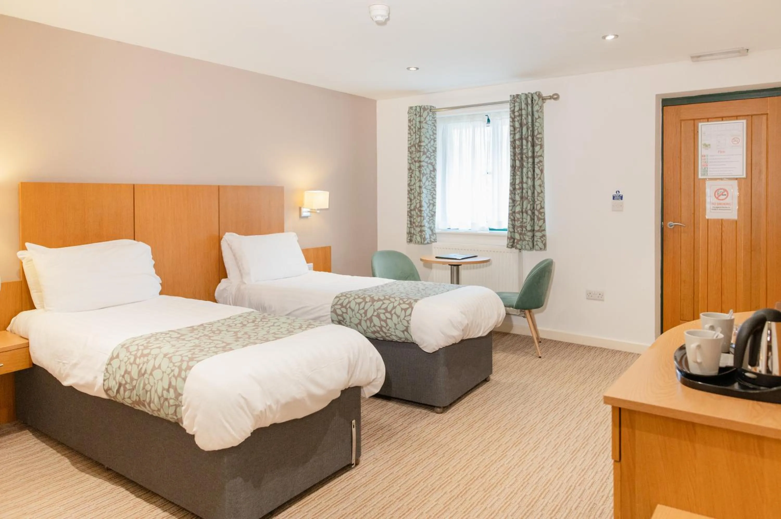 Bed in Deangate Motel