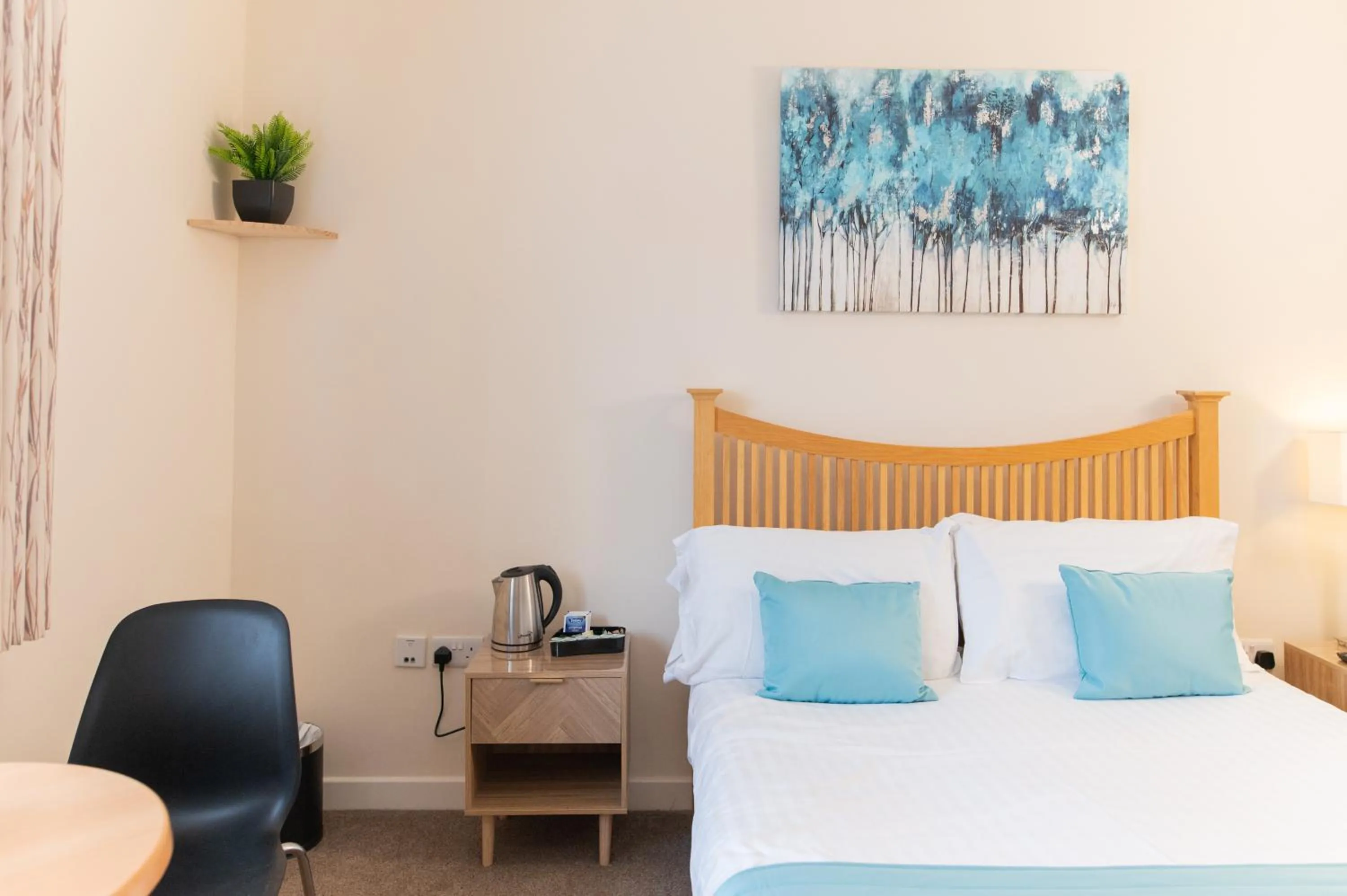 Bed in Deangate Motel