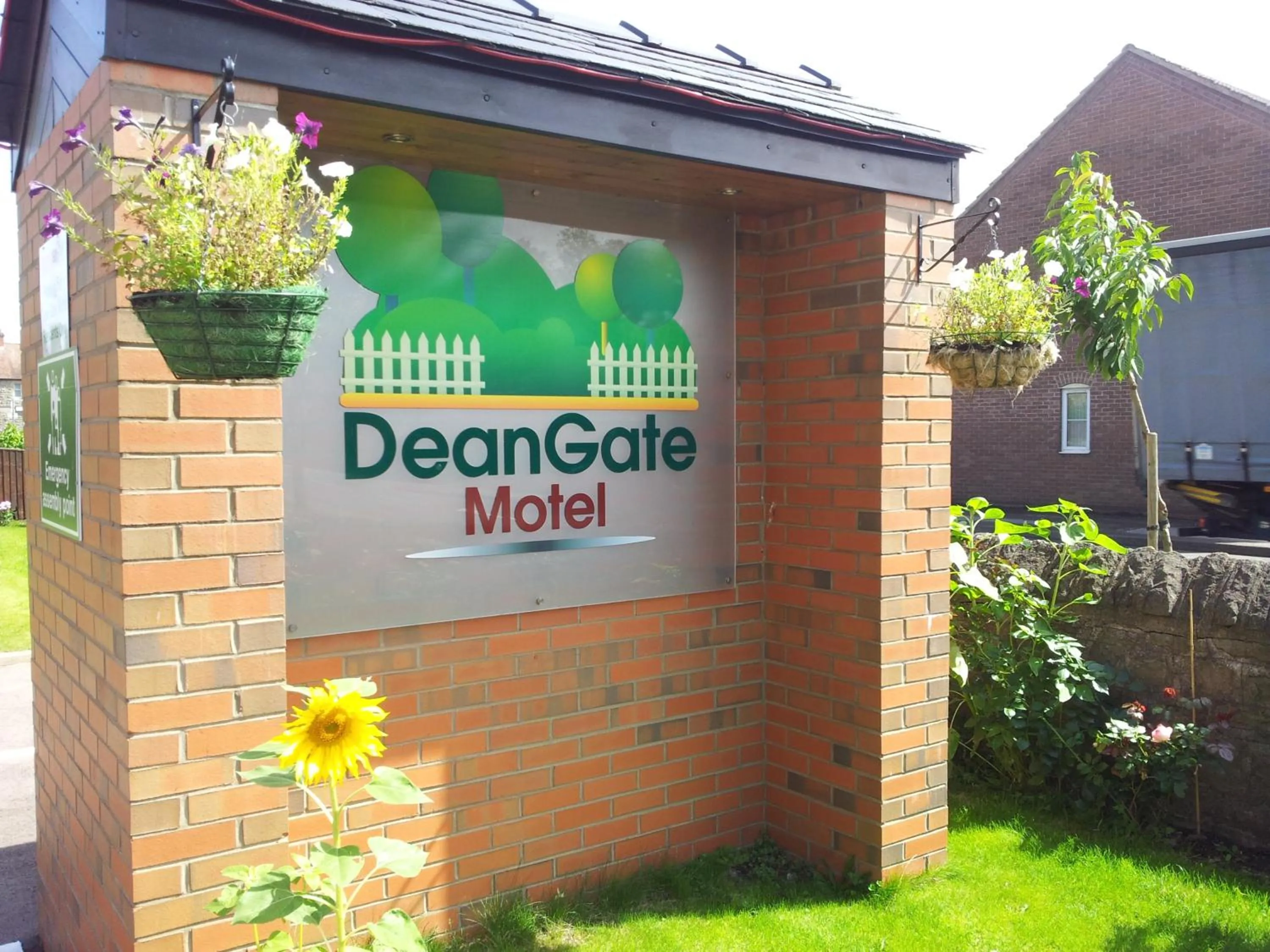 Day in Deangate Motel