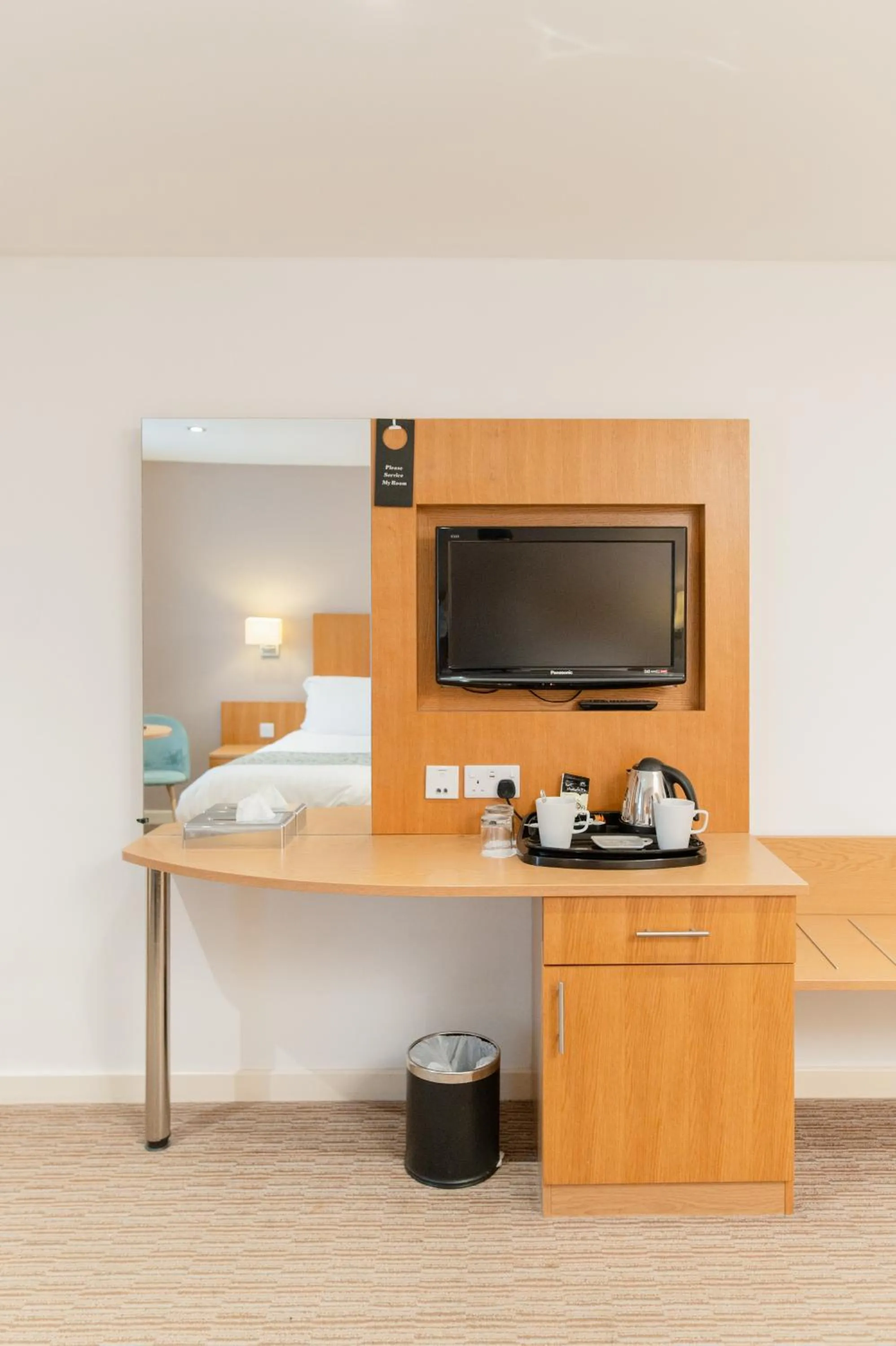 TV and multimedia in Deangate Motel