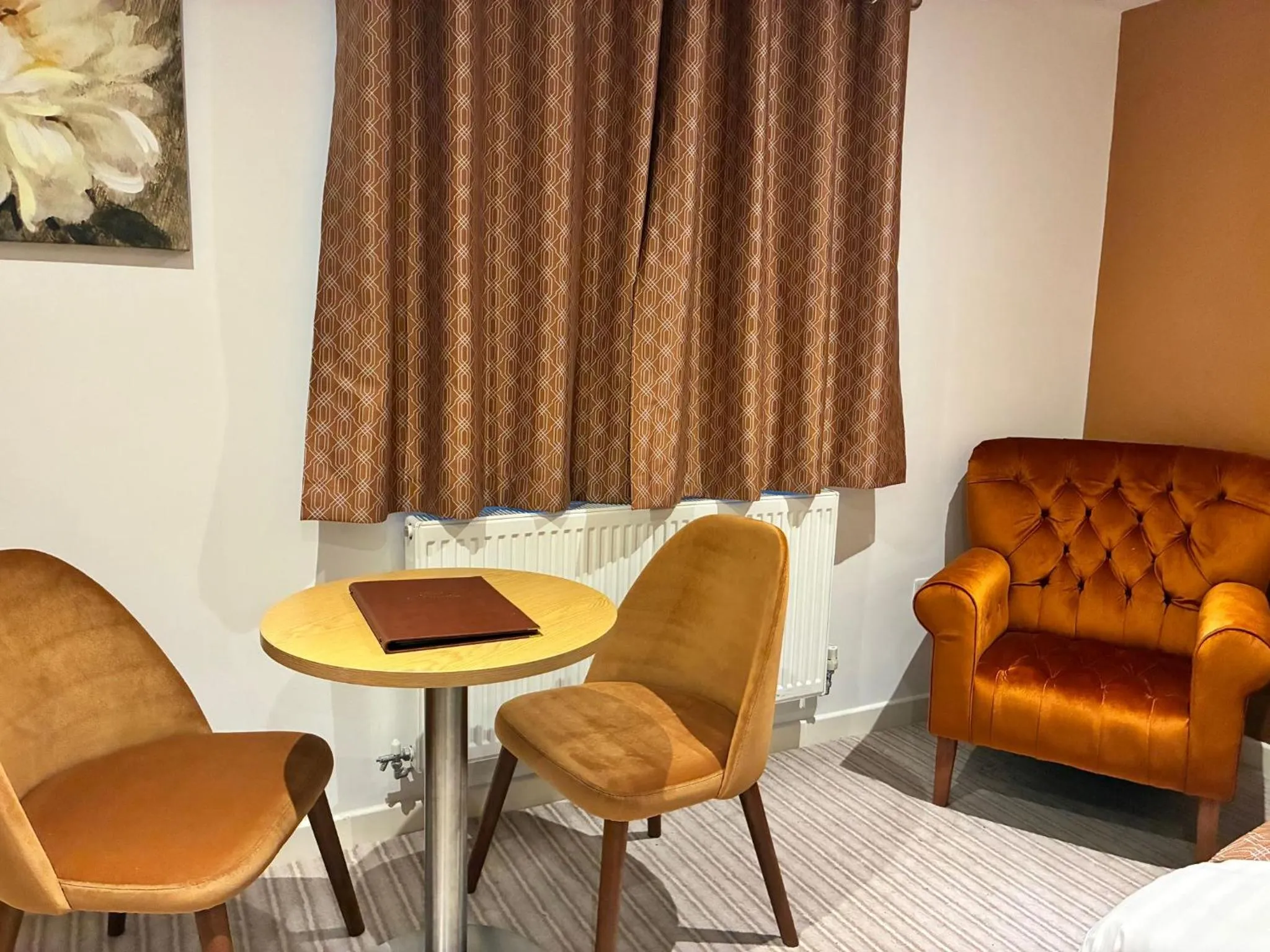 Seating area in Deangate Motel