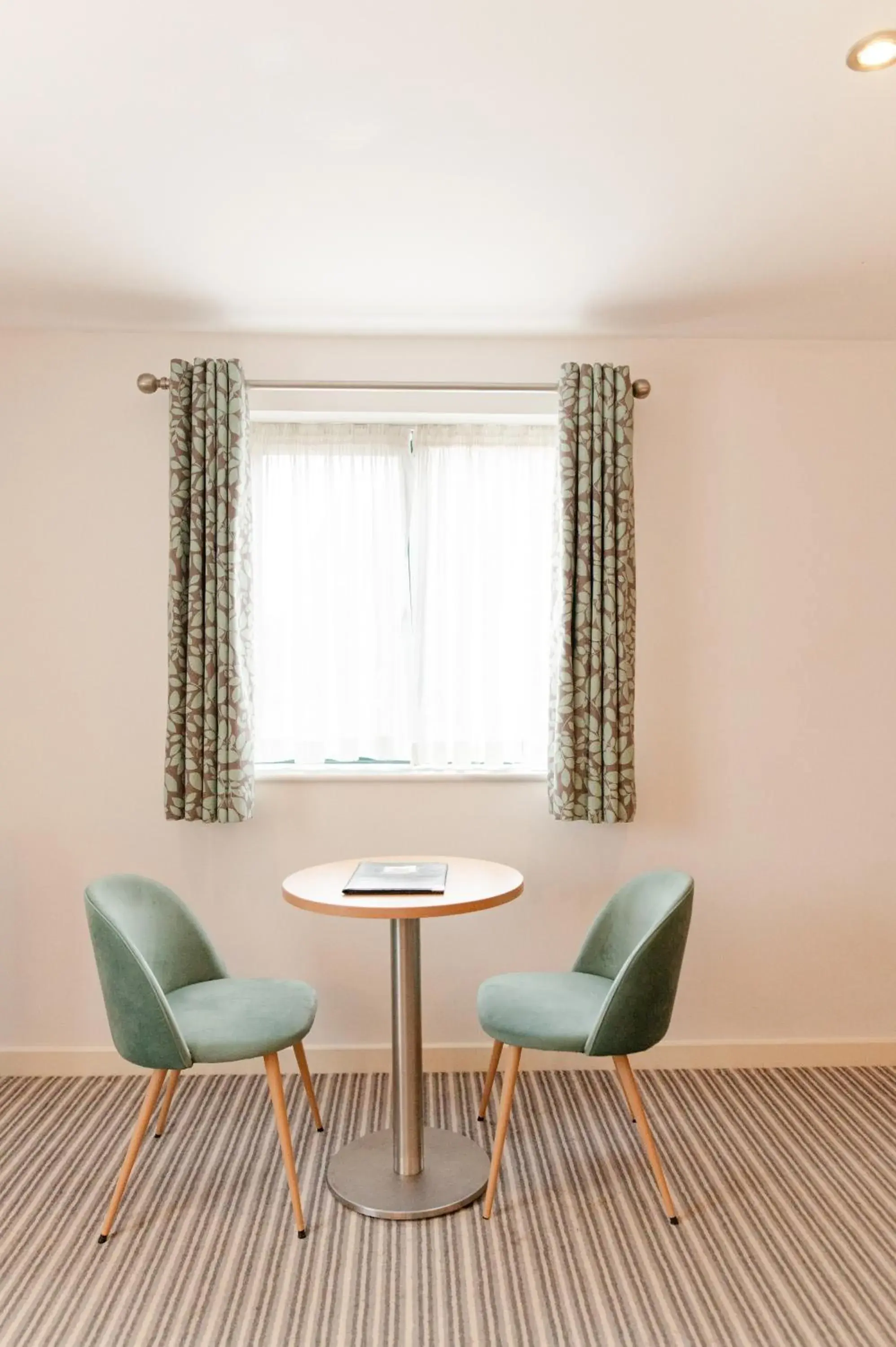 Double Room in Deangate Motel Double Room in Deangate Motel