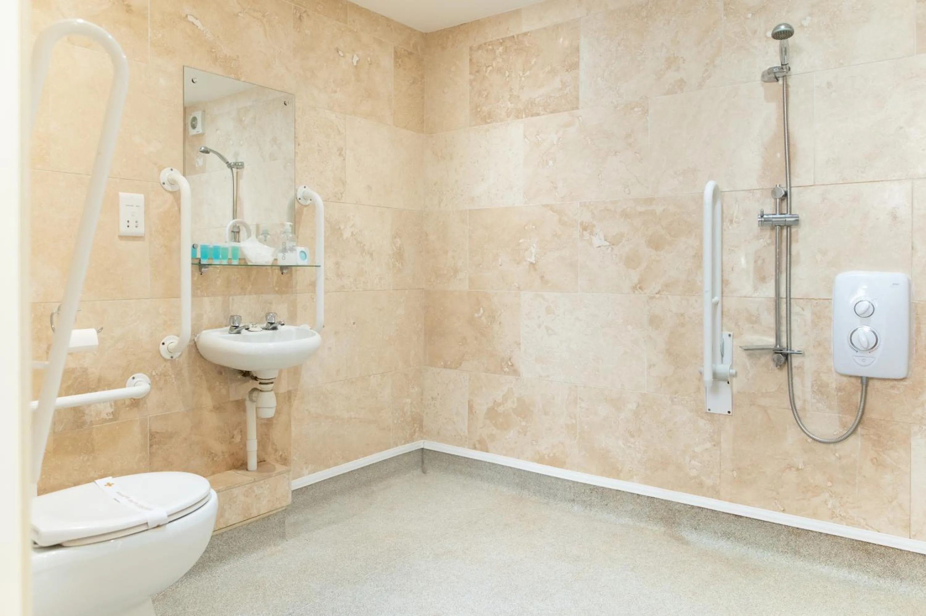 Shower in Deangate Motel