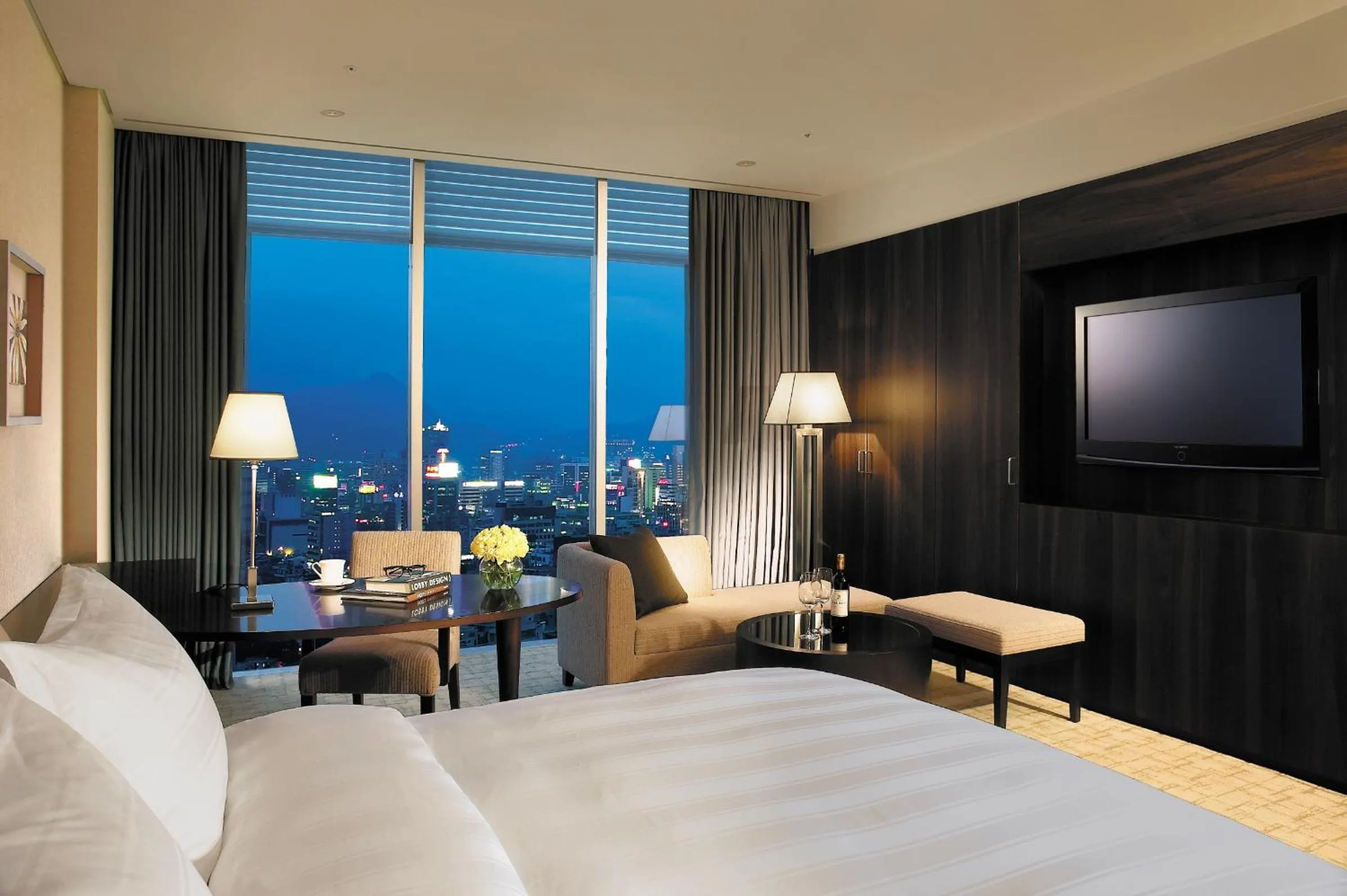 Photo of the whole room, Bed in Ramada Plaza by Wyndham Gwangju