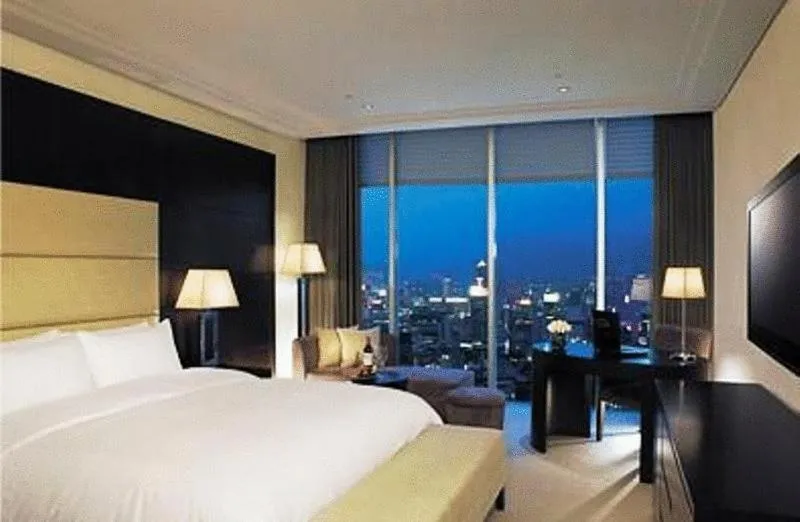 Photo of the whole room, Bed in Ramada Plaza by Wyndham Gwangju