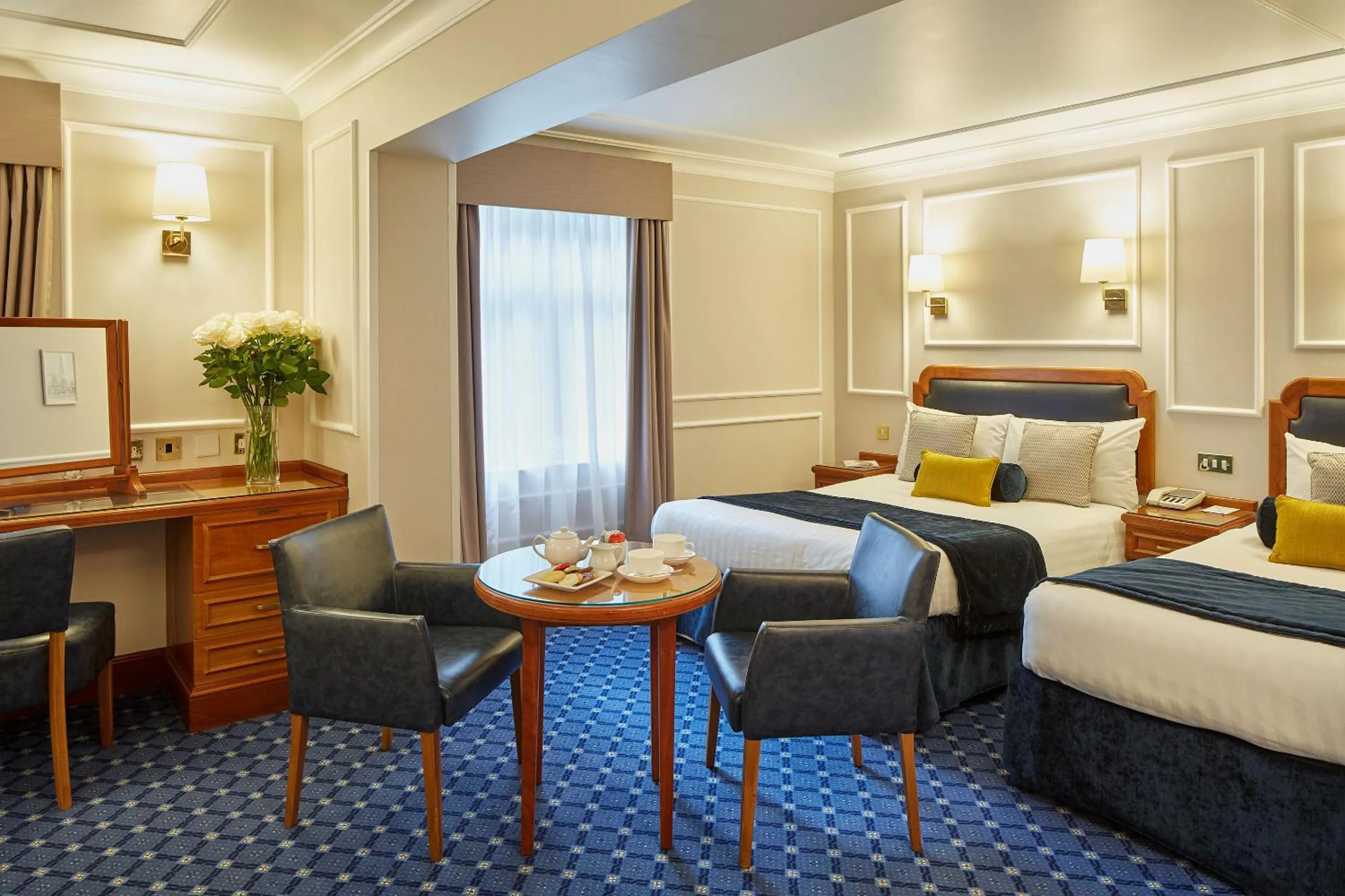 Photo of the whole room, Bed in Lancaster Gate Hotel