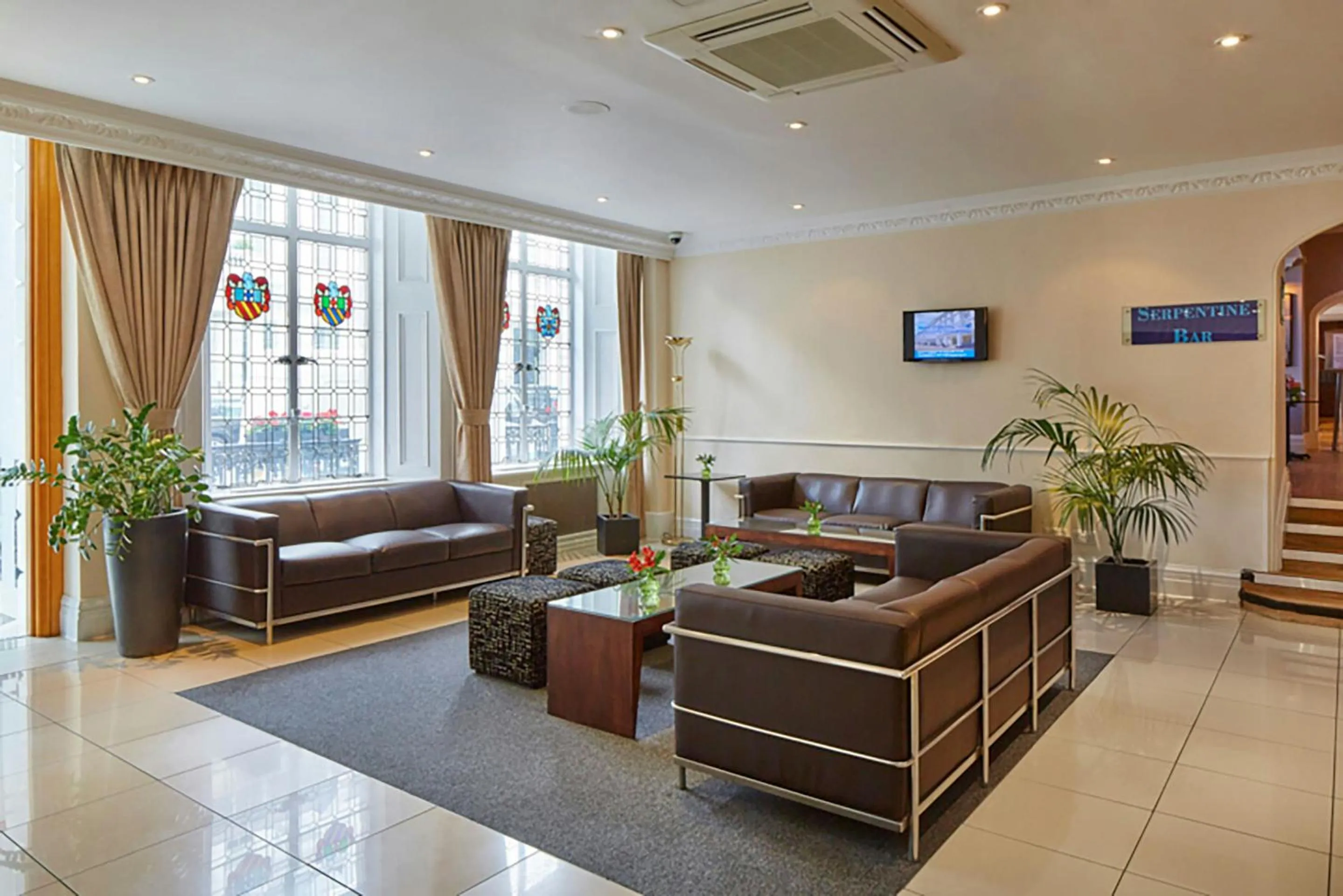 Lounge or bar in Lancaster Gate Hotel