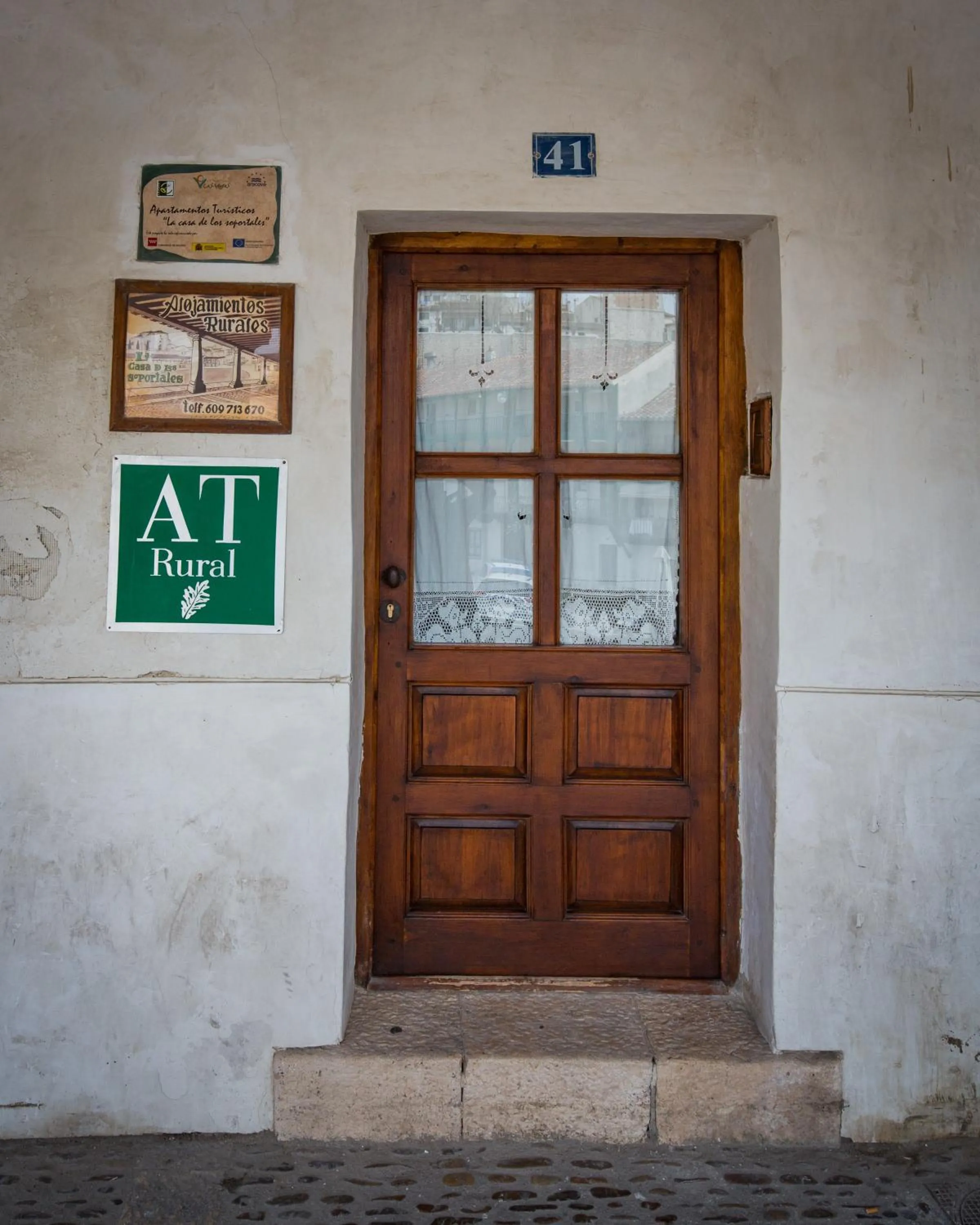 Facade/entrance in La Casa de los Soportales