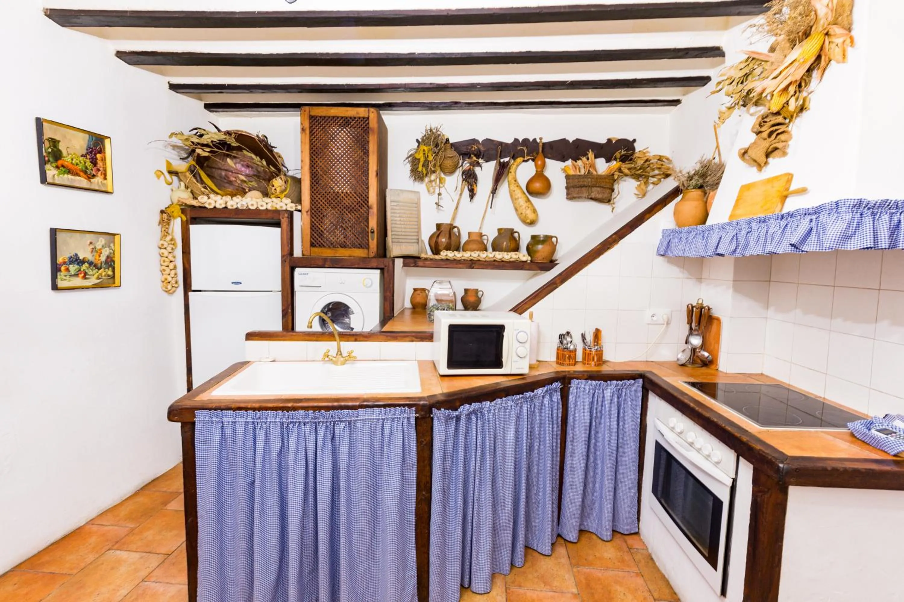 Dining area in La Casa de los Soportales