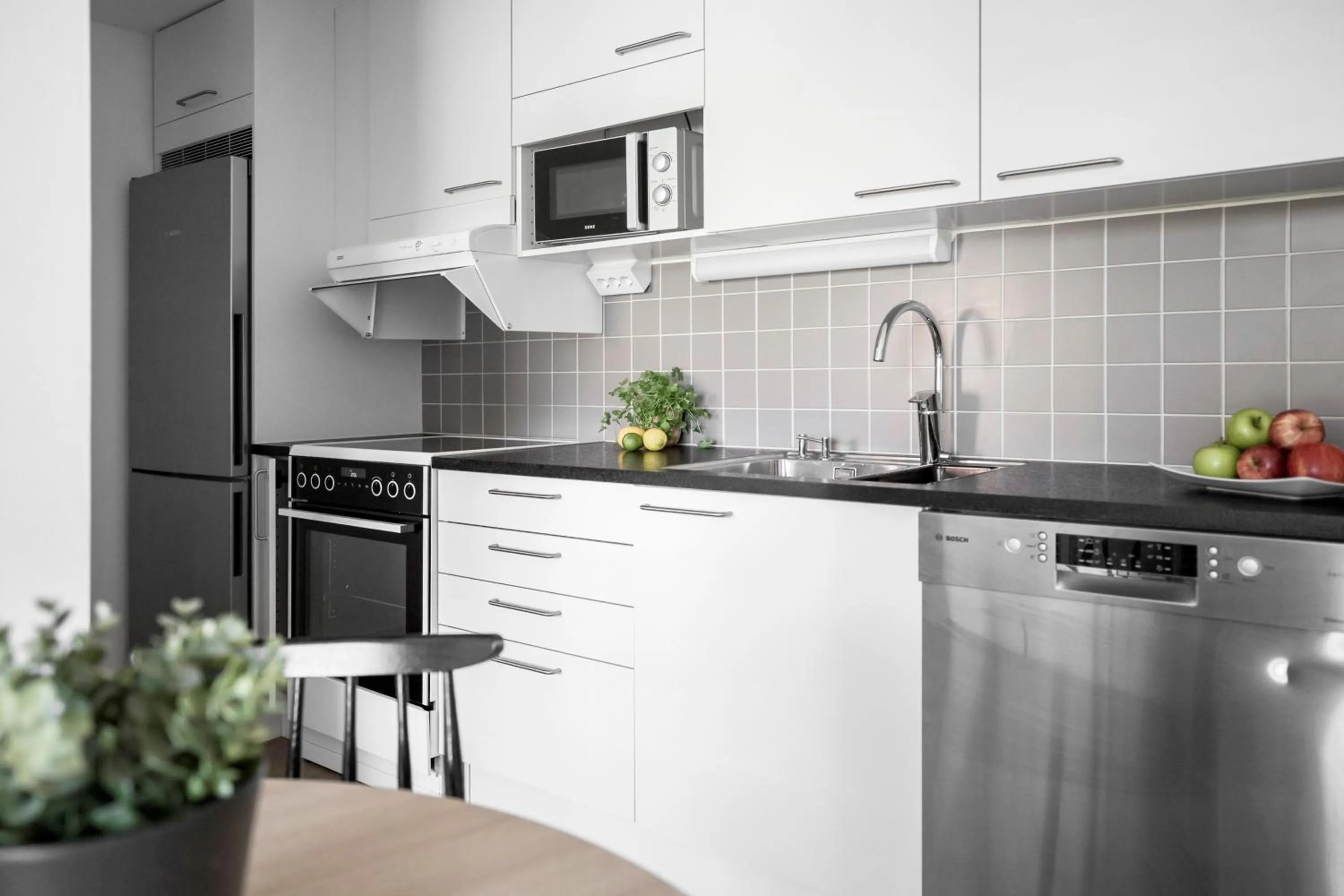 Kitchen or kitchenette in Forenom Hotel Flemingsberg - 10min from Älvsjö