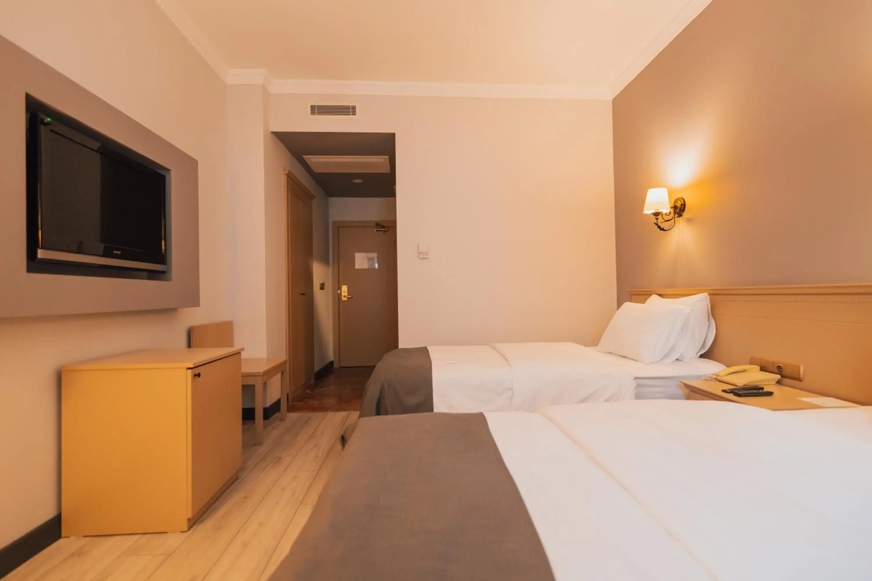 Standard Double Room with City View in Usta Park Hotel Standard Double Room with City View in Usta Park Hotel