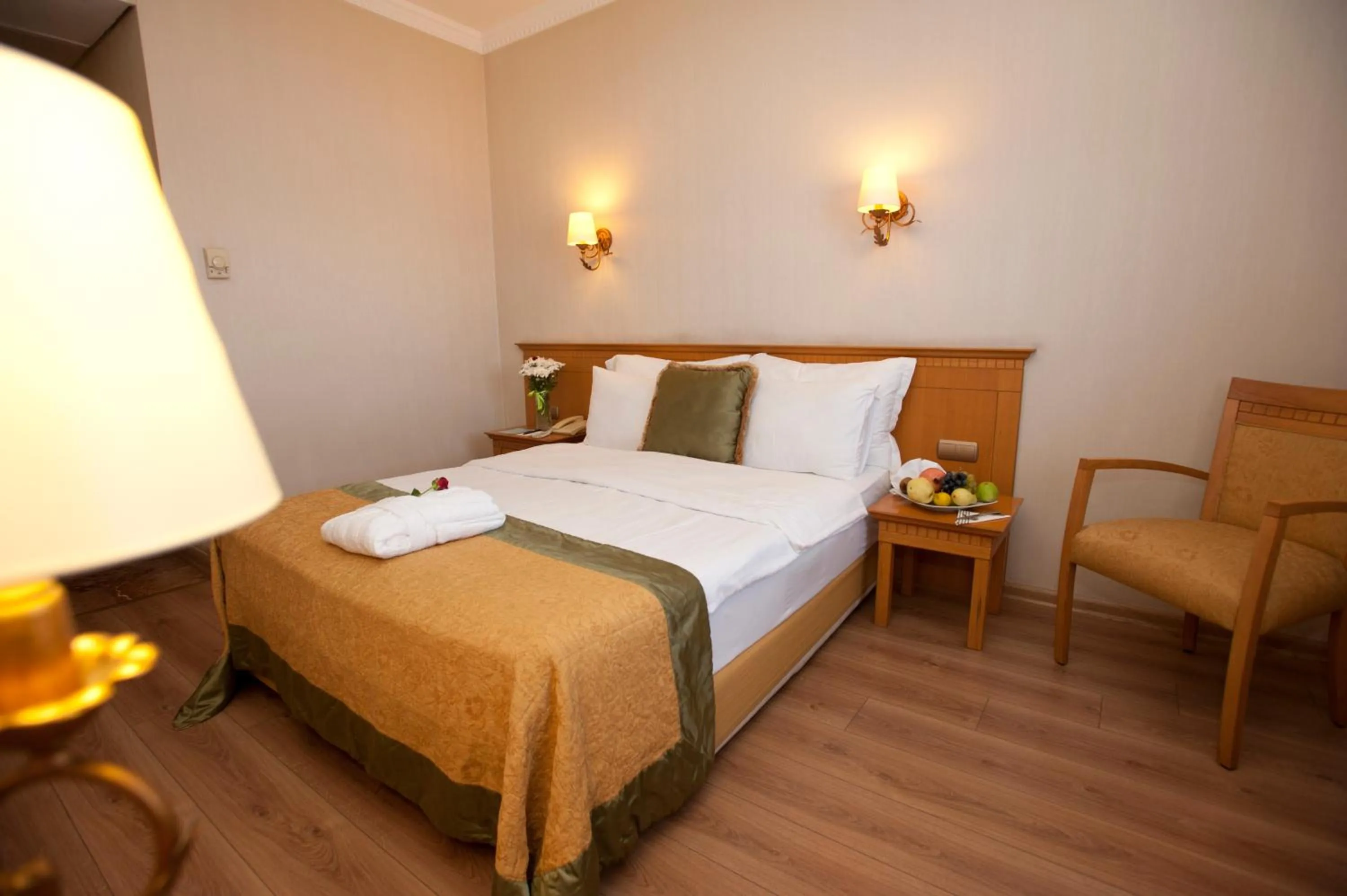 Photo of the whole room, Bed in Usta Park Hotel