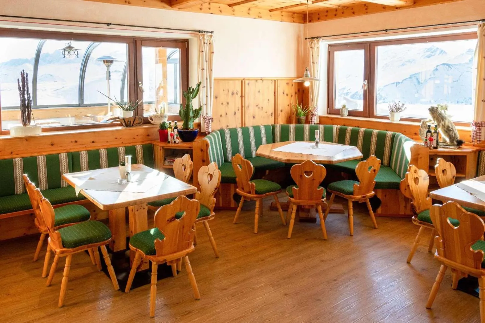 Restaurant/places to eat in Wallackhaus RegioJet Hotels