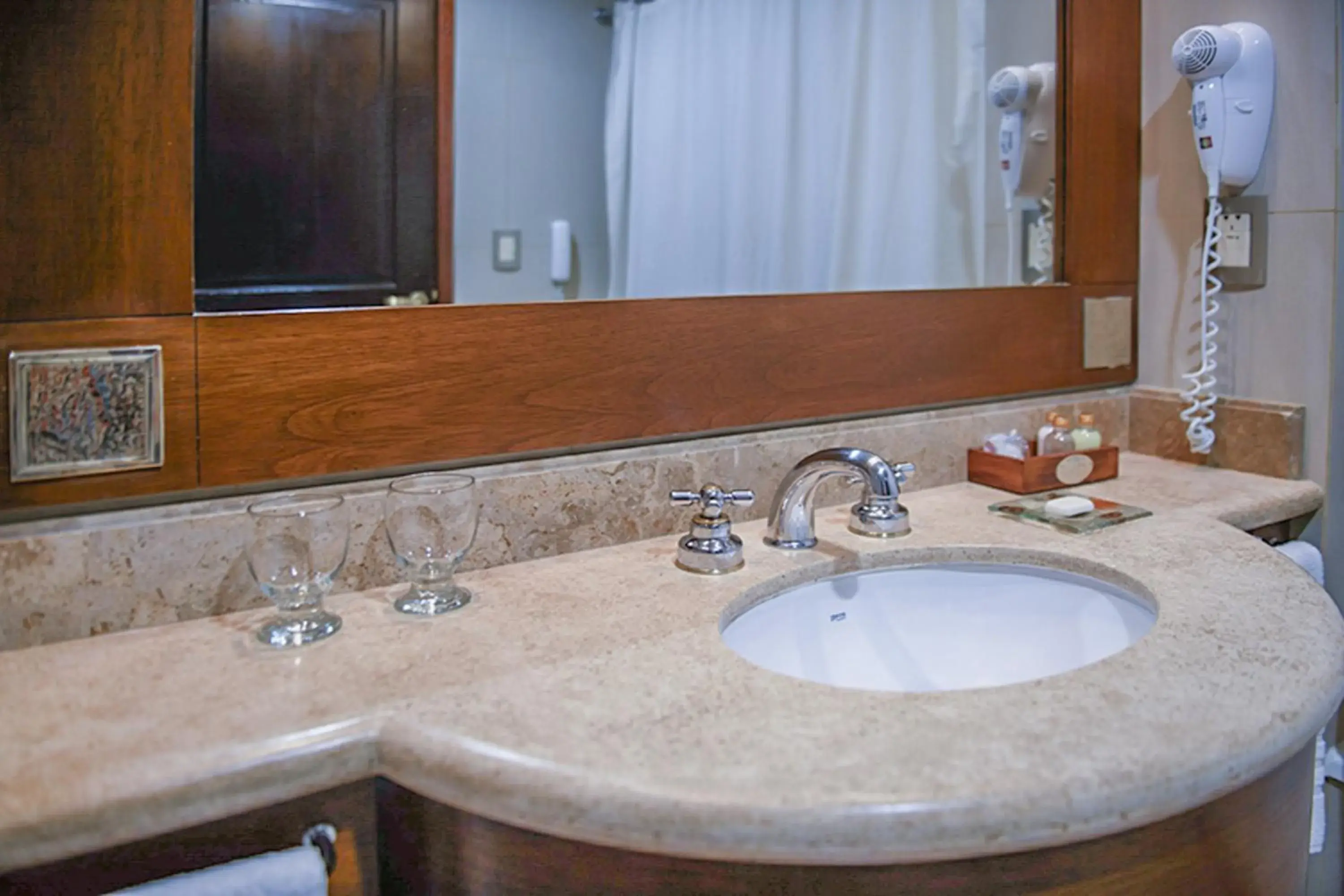 Bathroom in Hotel Alejandro I - Affiliated by Meliá Bathroom in Hotel Alejandro I - Affiliated by Meliá